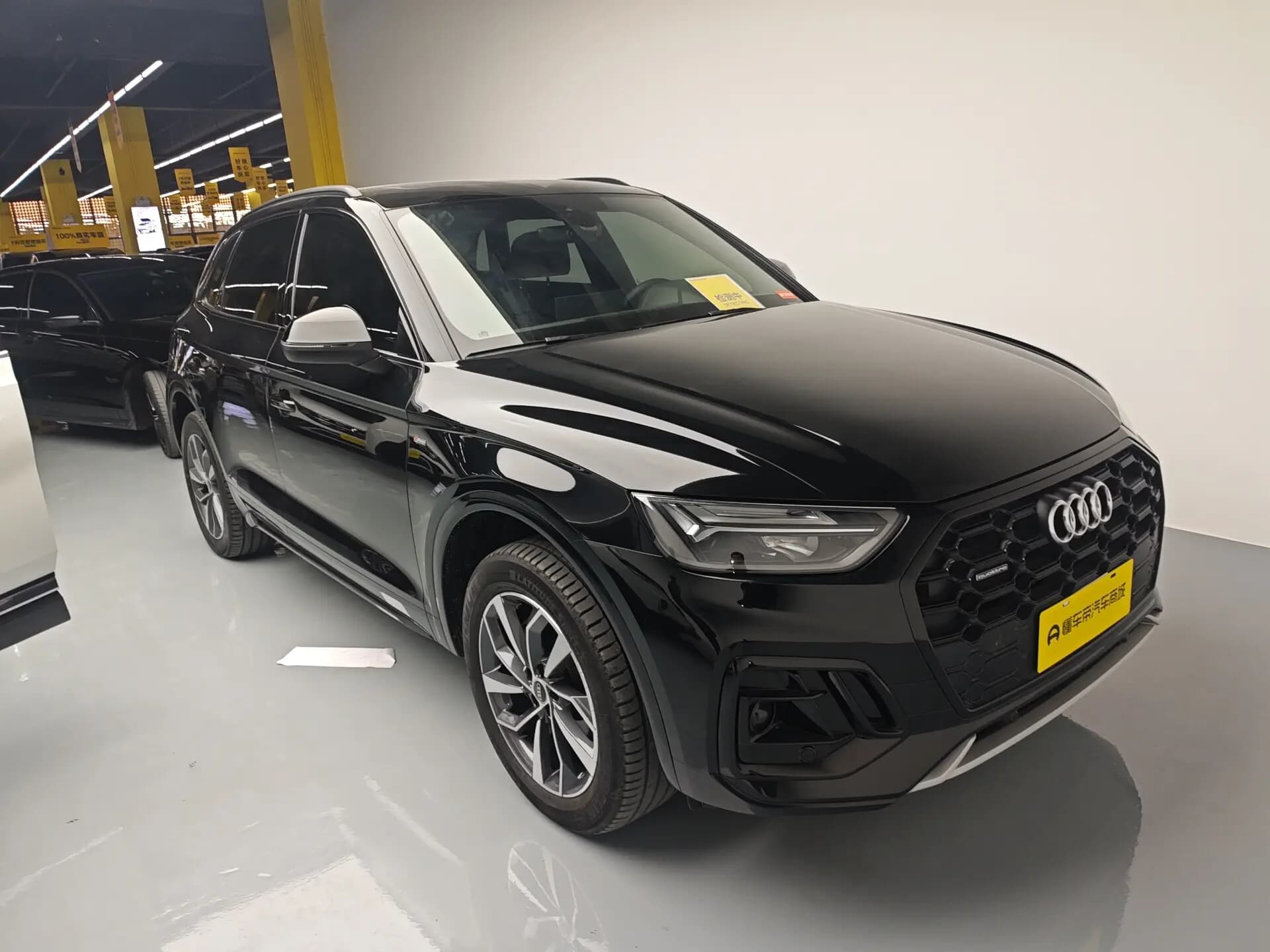 Audi Q5L 2023 г. 36590 км. — фото 3