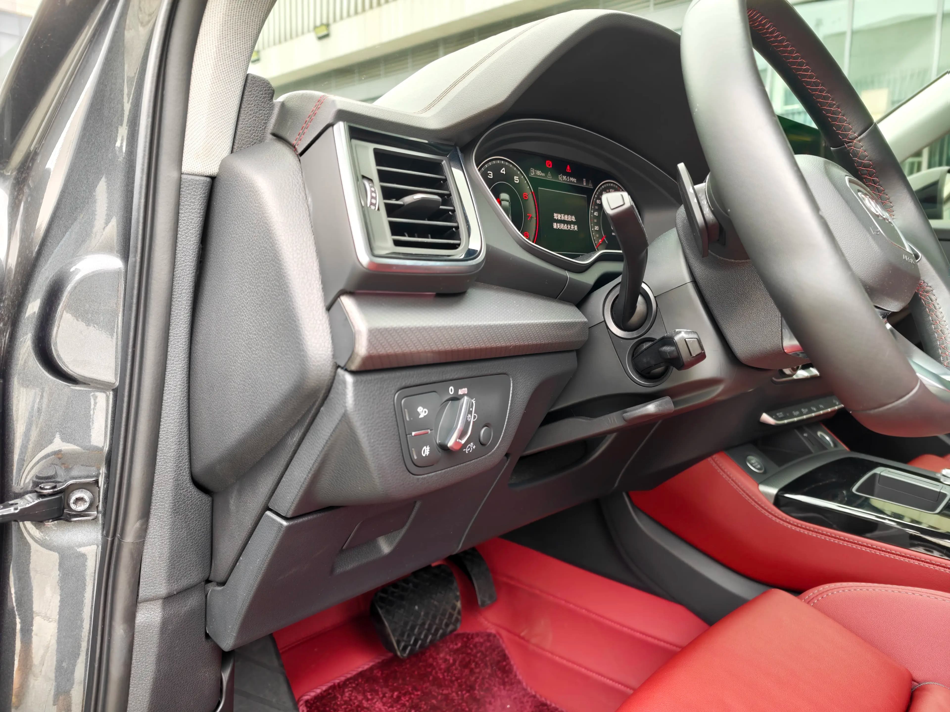 Audi Q5L 2022 г. 83080 км. — фото 7