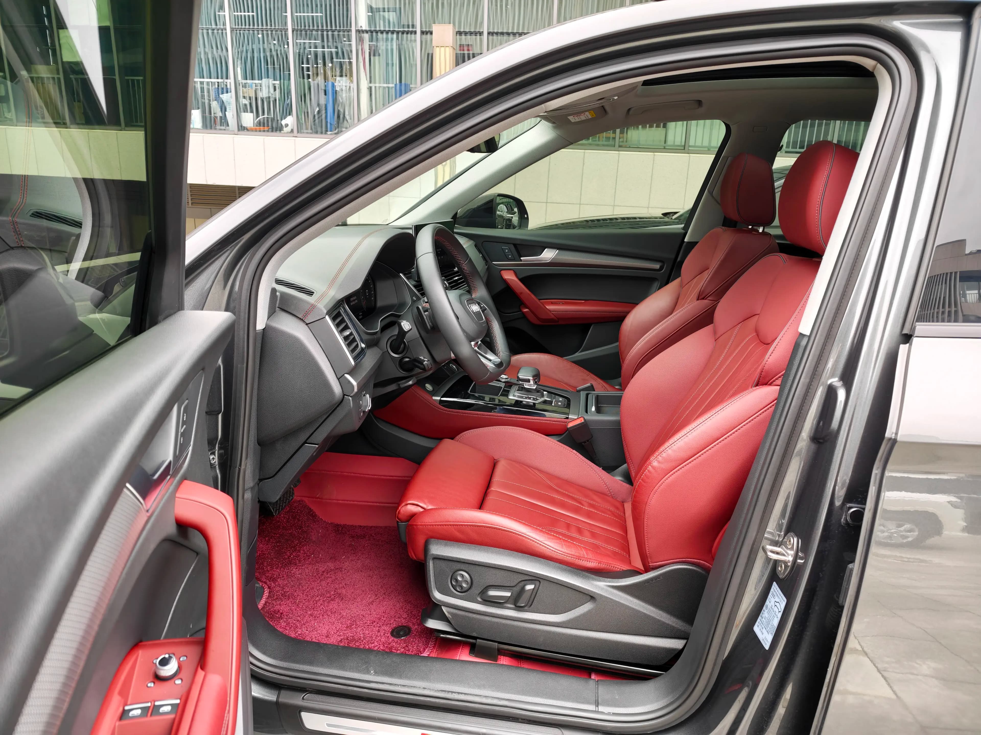 Audi Q5L 2022 г. 83080 км. — фото 8