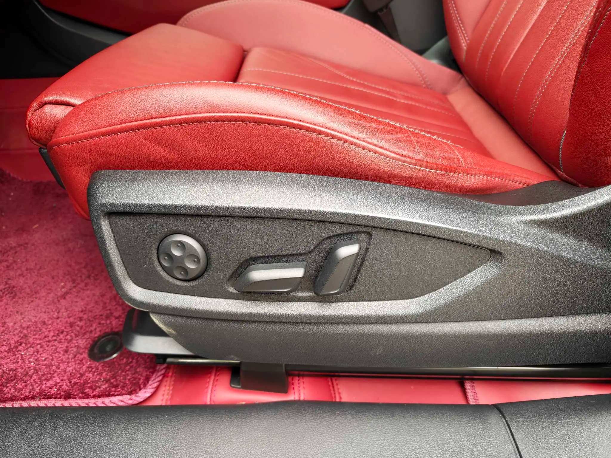 Audi Q5L 2022 г. 83080 км. — фото 9