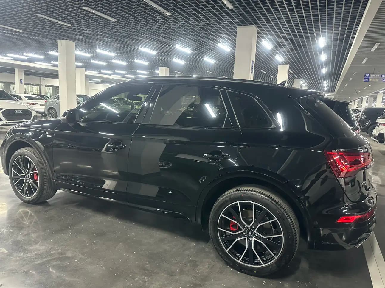 Audi Q5L 2025 г. 12079 км. — фото 3