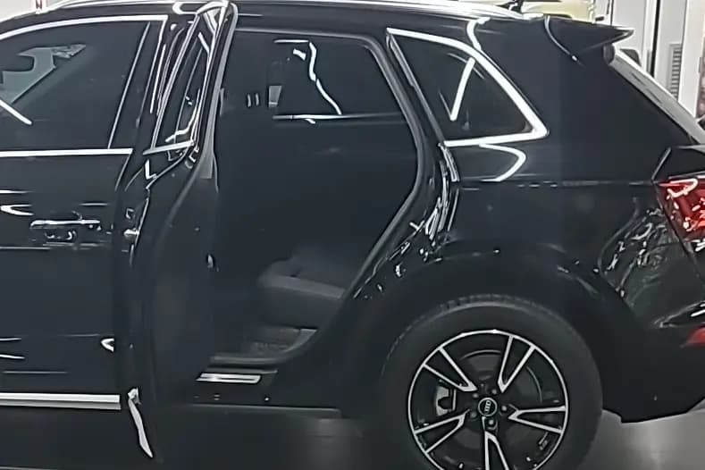 Audi Q5L 2023 г. 50028 км. — фото 6