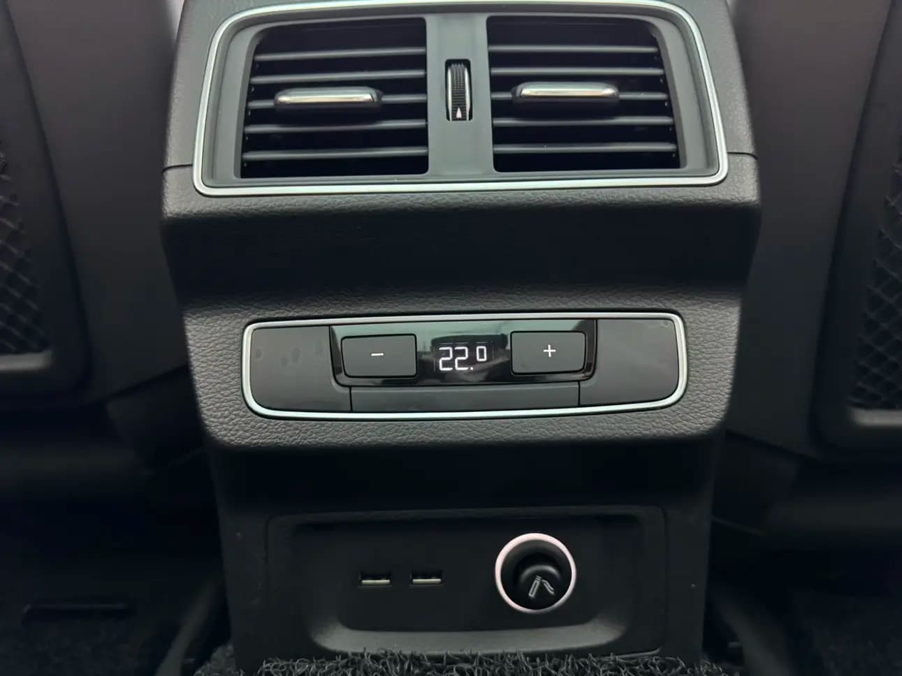 Audi Q5L 2021 г. 136067 км. — фото 8