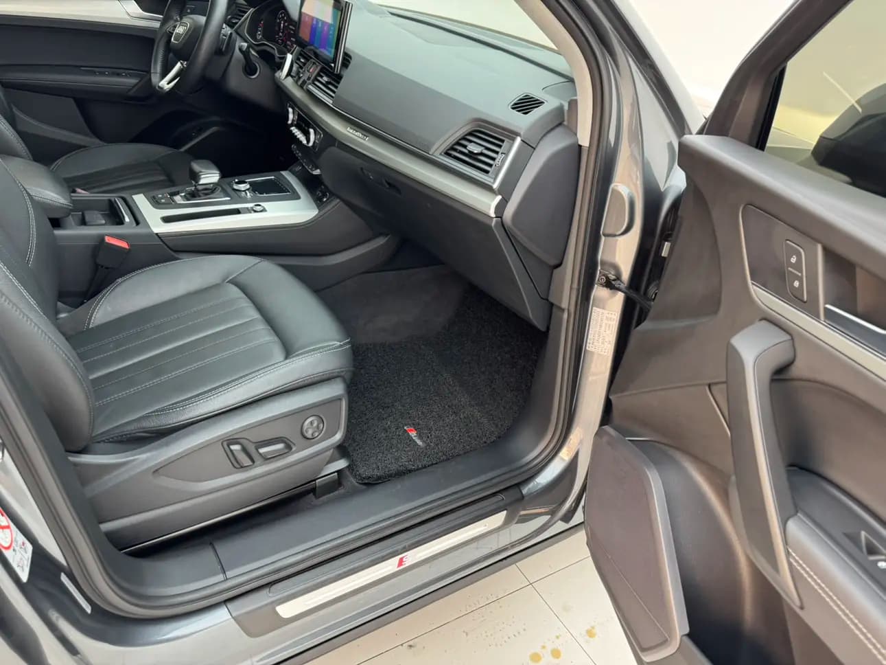 Audi Q5L 2021 г. 136067 км. — фото 9