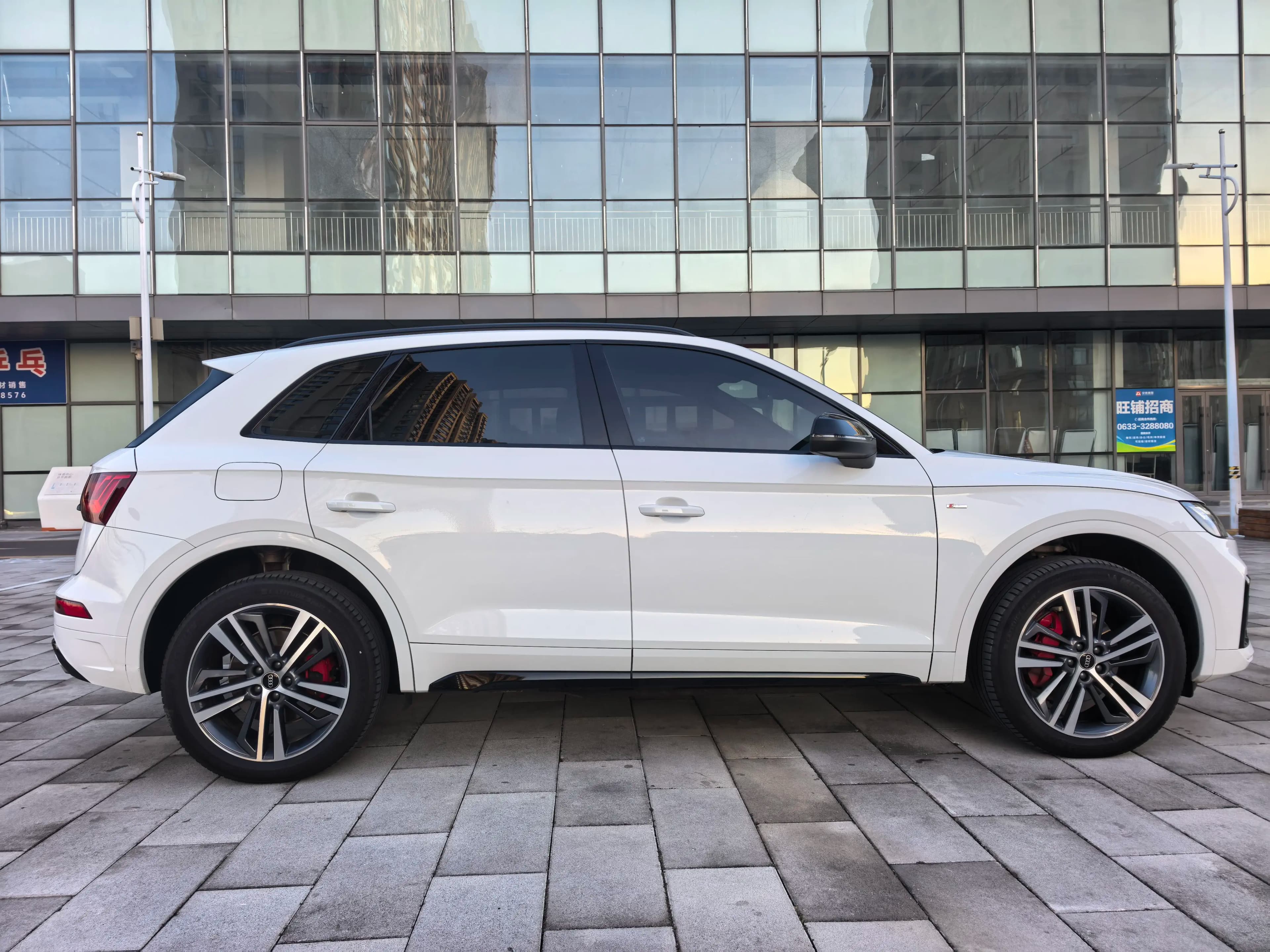 Audi Q5L 2024 г. 25661 км. — фото 5