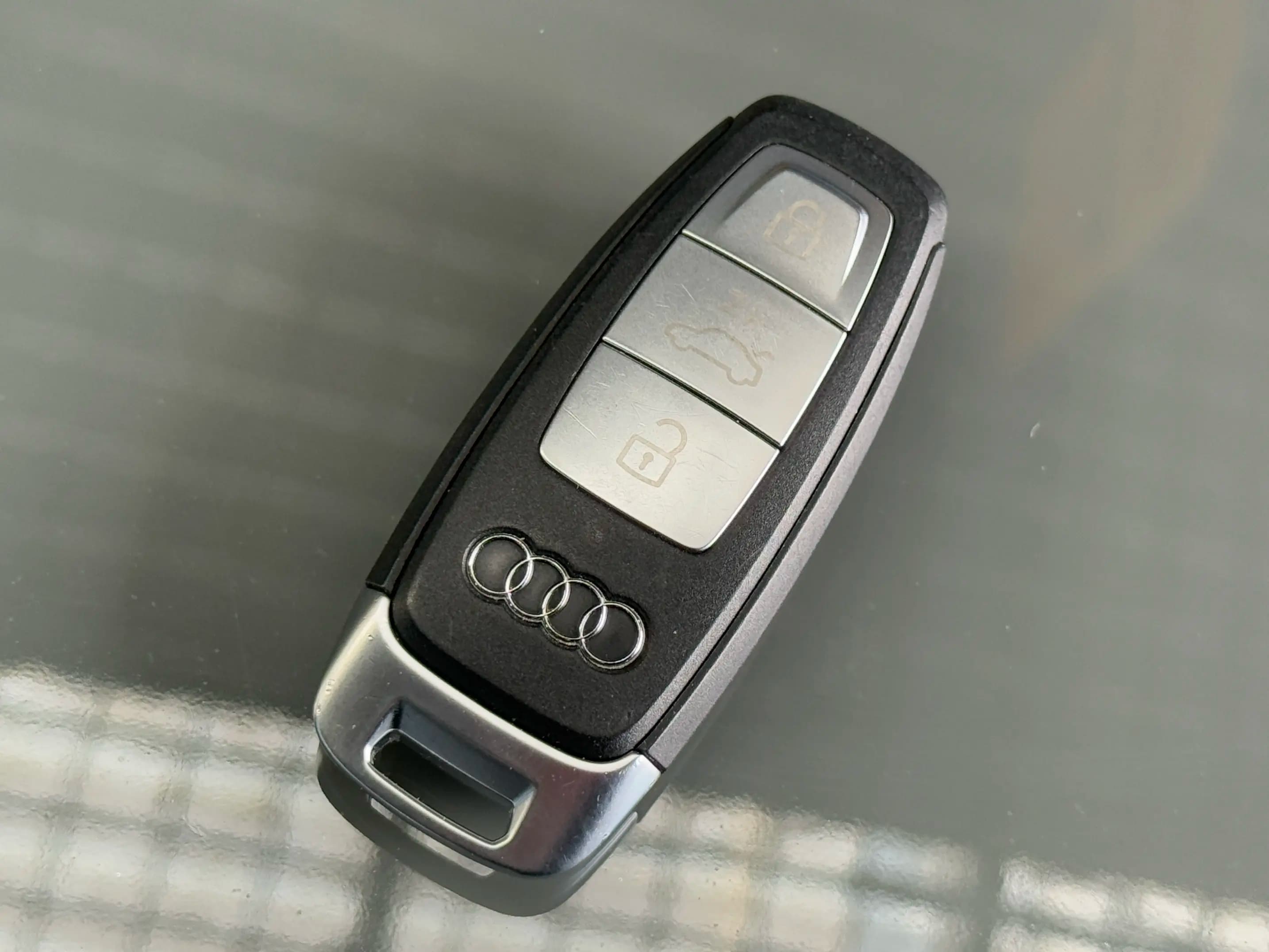 Audi Q4 e-tron 2024 г. 31159 км. — фото 7