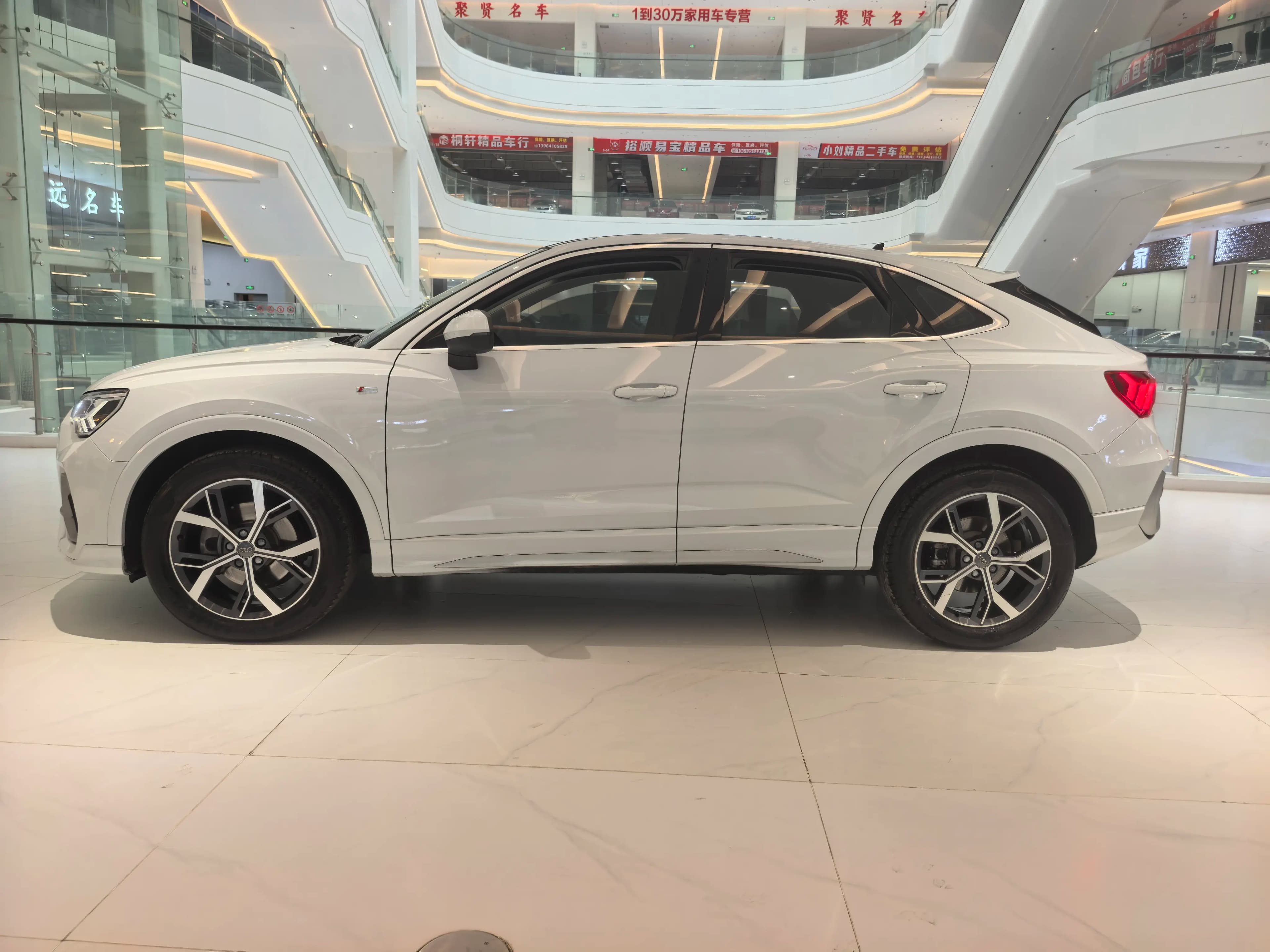 Audi Q3 Sportback 2021 г. 87009 км. — фото 3