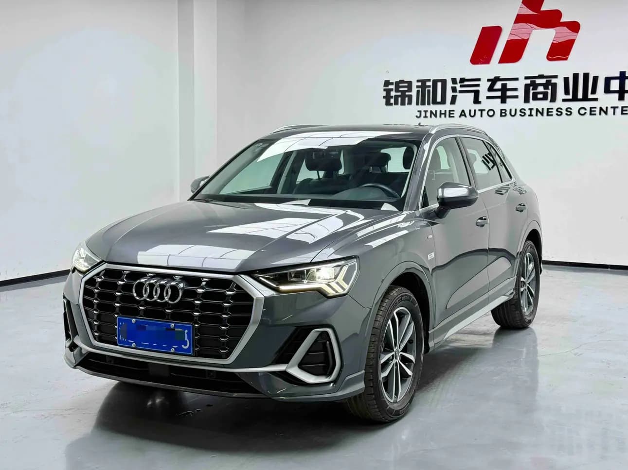 Audi Q3 2022 г. 28283 км.