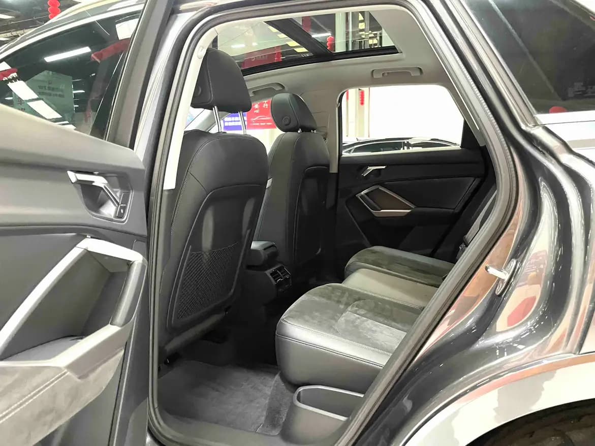 Audi Q3 2021 г. 41384 км. — фото 10