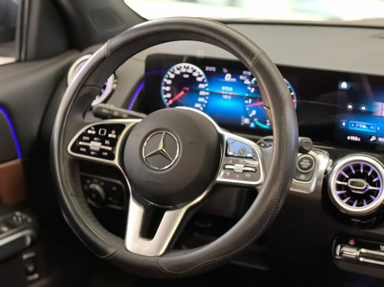 Mercedes-Benz GLB 2023 г. 18103 км. — фото 31