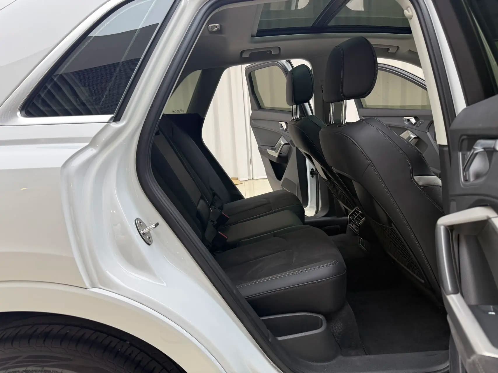 Audi Q3 2023 г. 27088 км. — фото 12