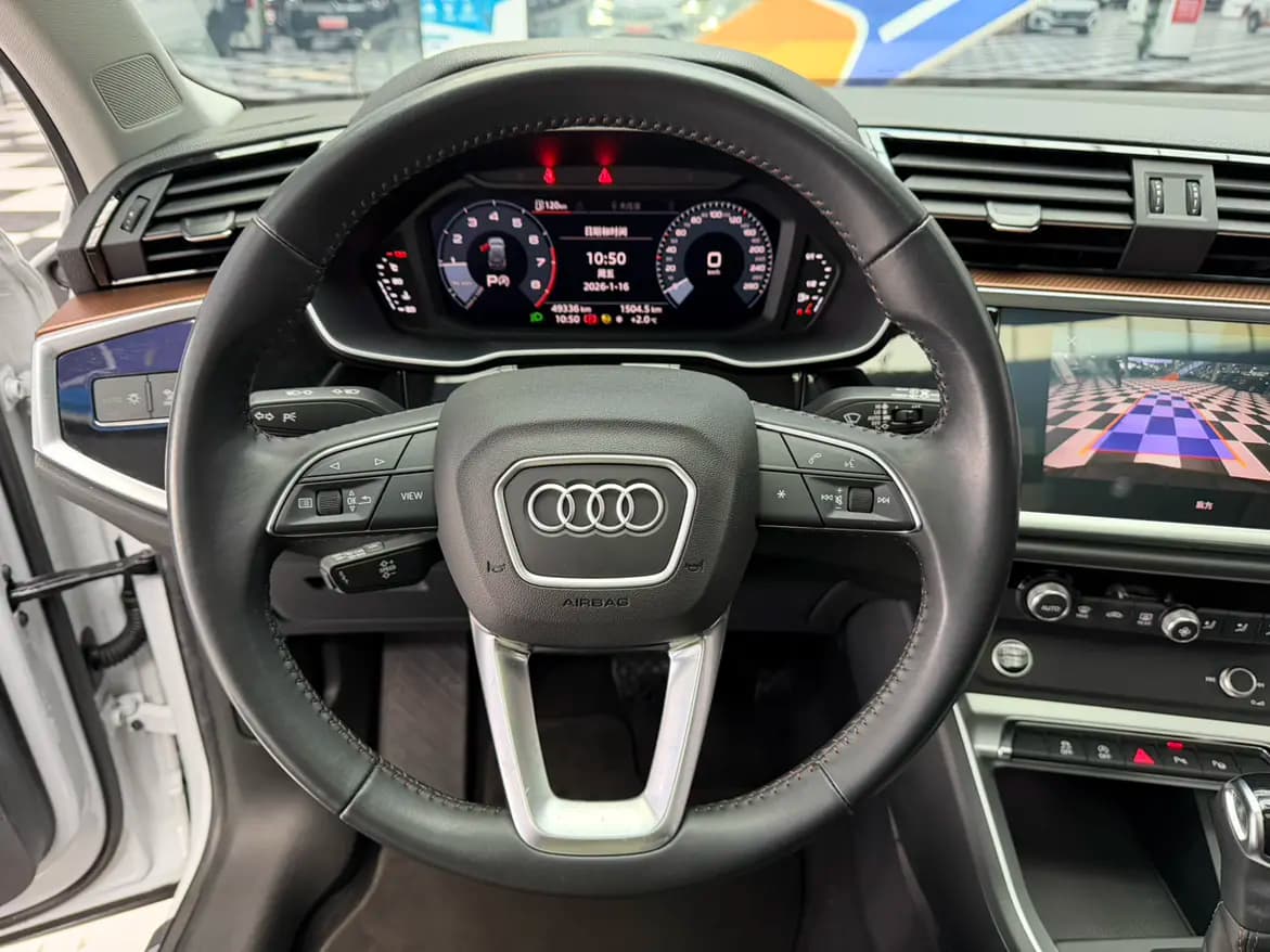 Audi Q3 2021 г. 49089 км. — фото 10