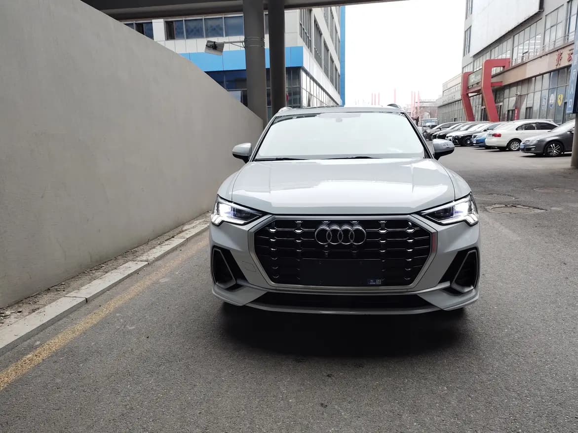 Audi Q3 2021 г. 30093 км. — фото 2