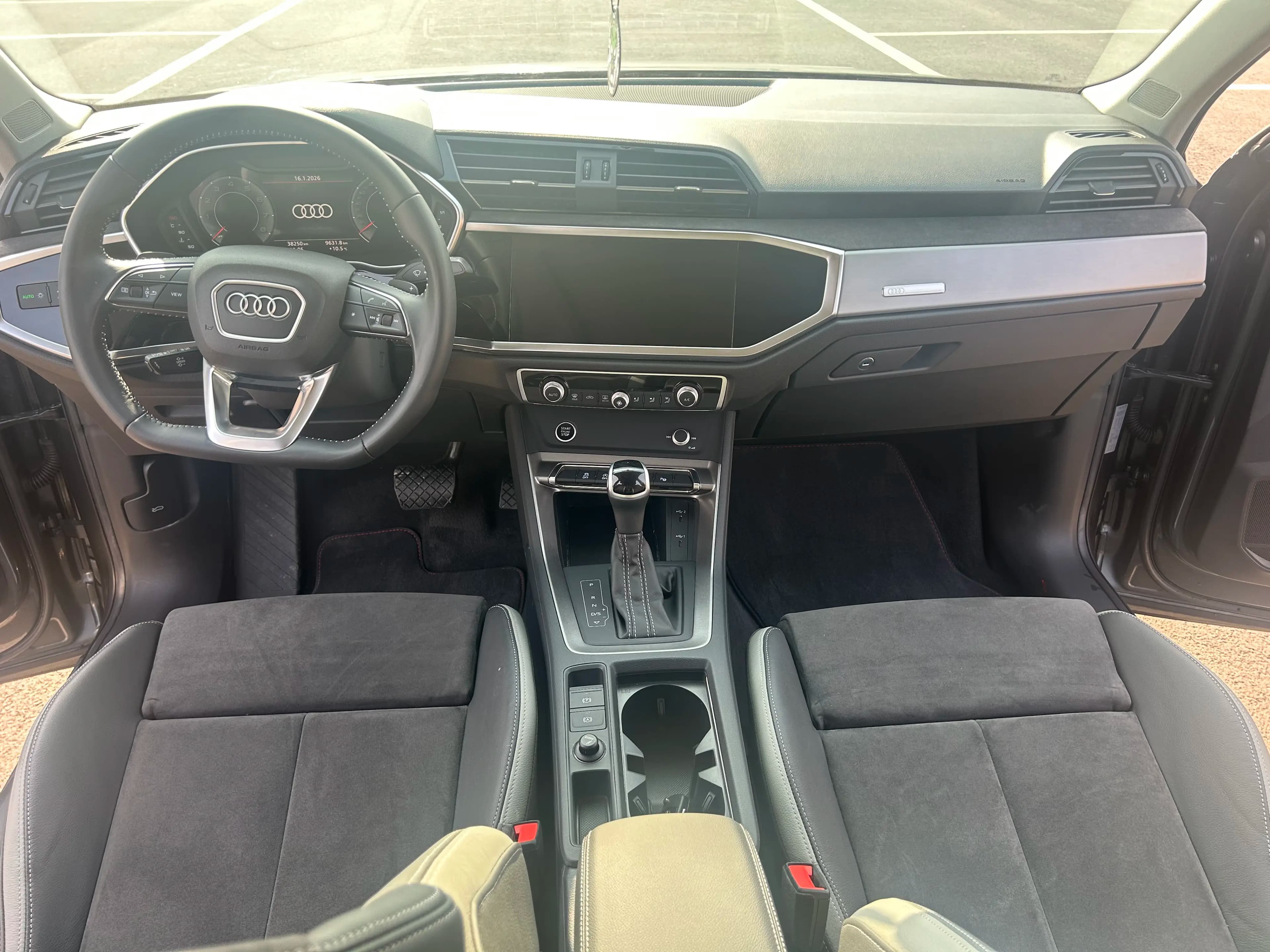 Audi Q3 2022 г. 38097 км. — фото 3