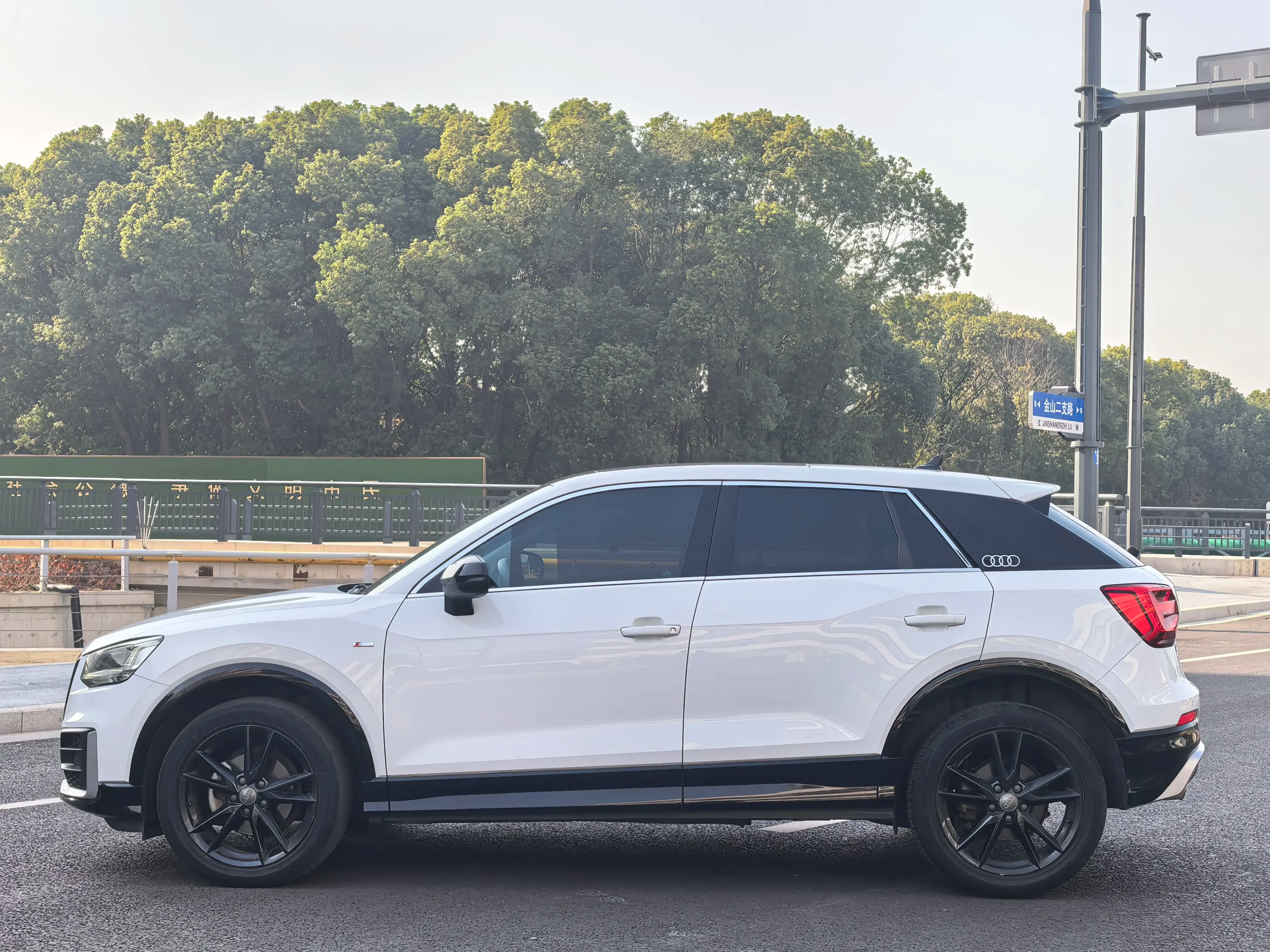 Audi Q2L 2021 г. 53020 км. — фото 2