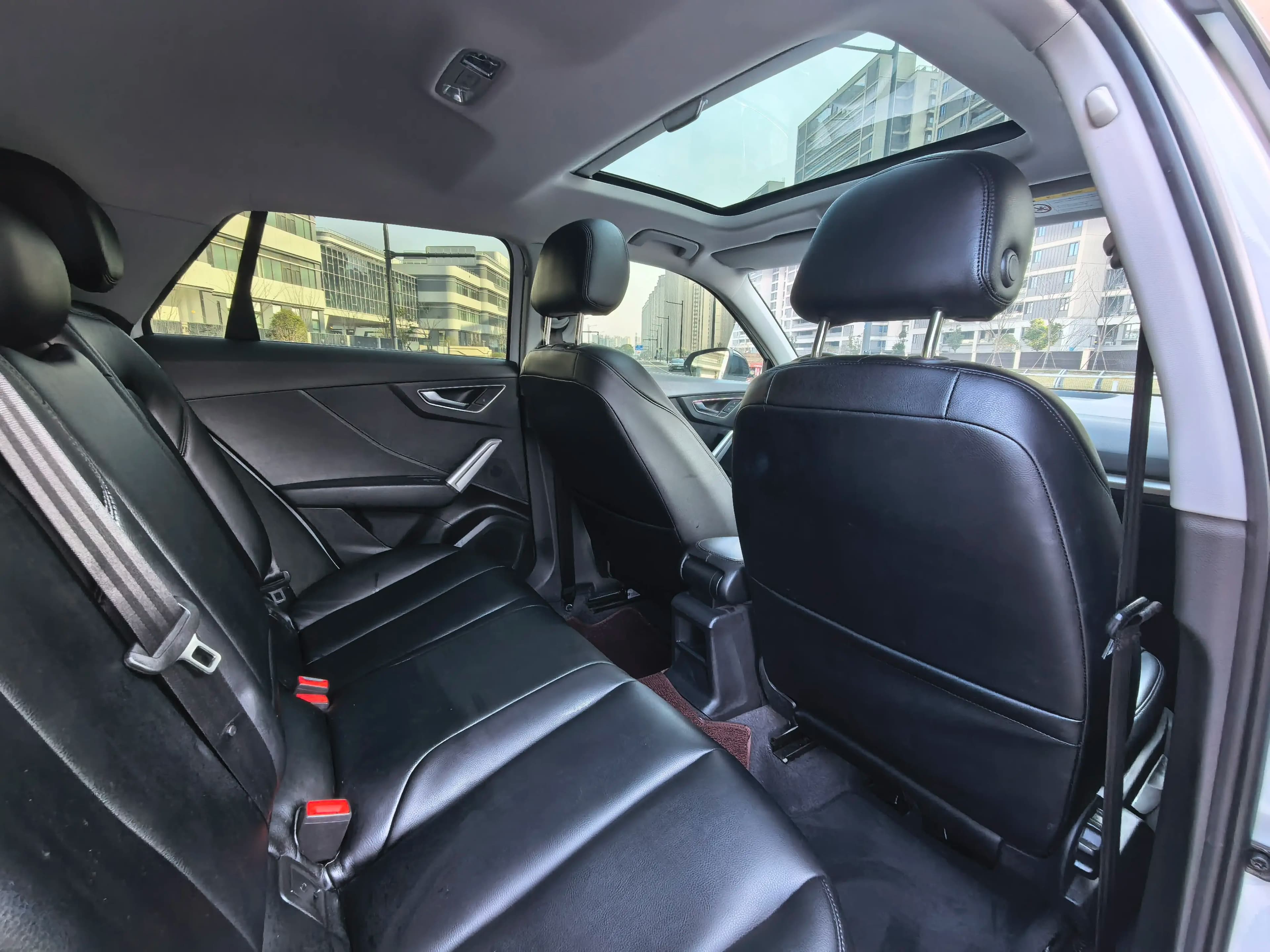 Audi Q2L 2021 г. 53020 км. — фото 17