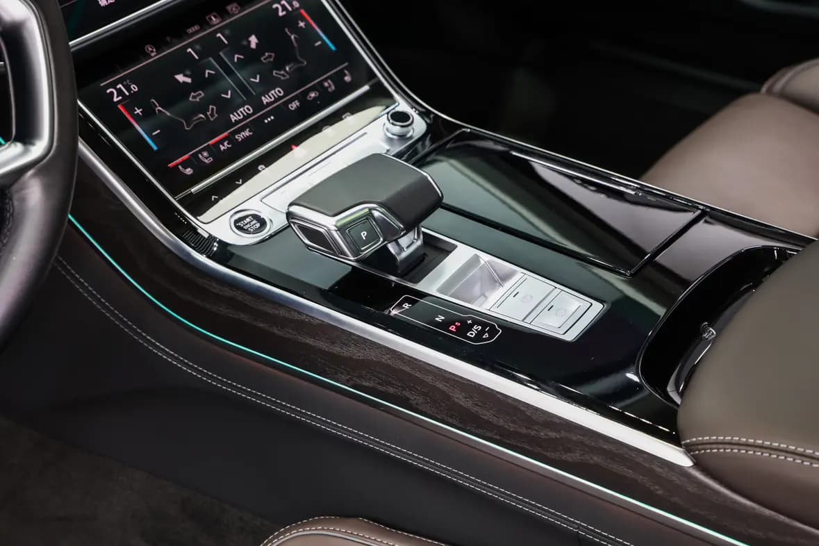 Audi A8 2023 г. 31435 км. — фото 8