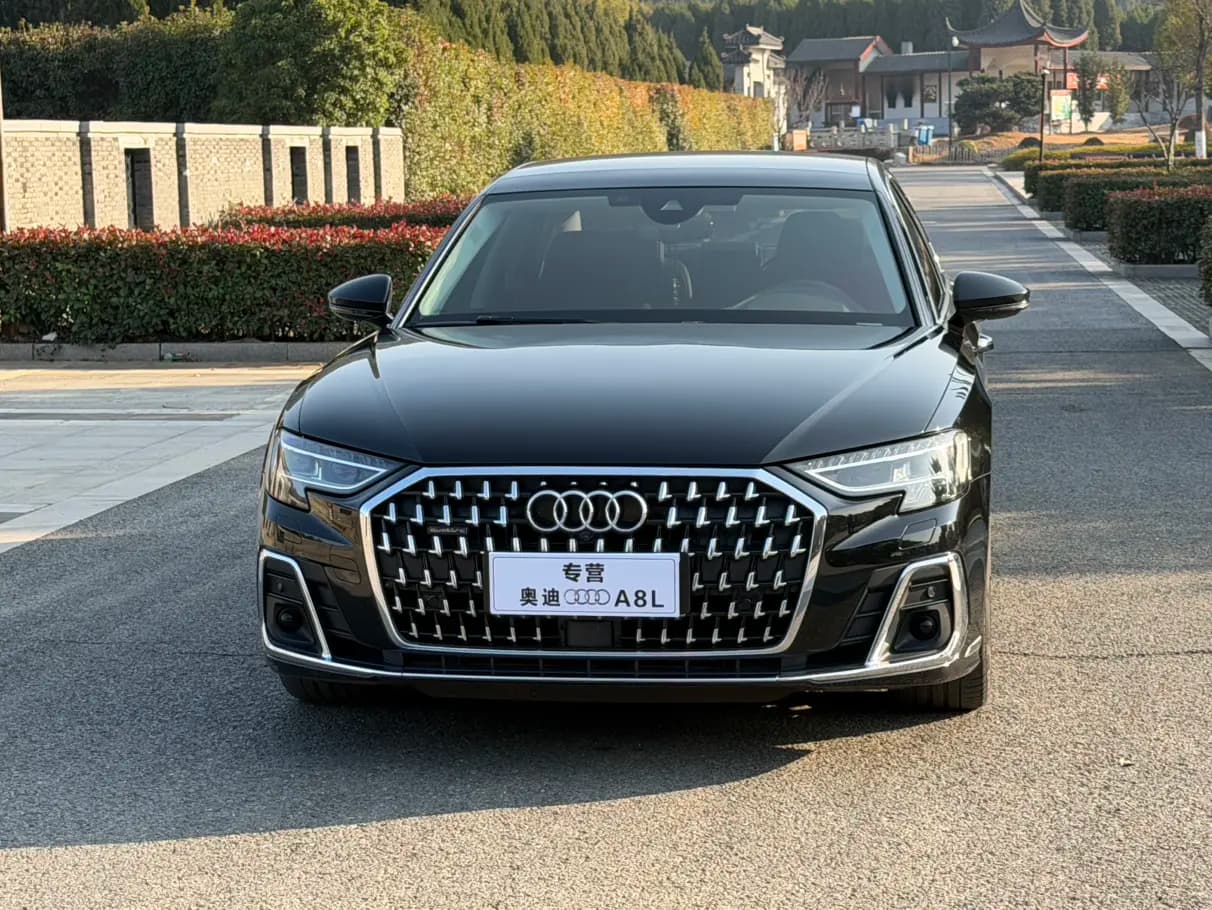 Audi A8 2023 г. 80036 км. — фото 2