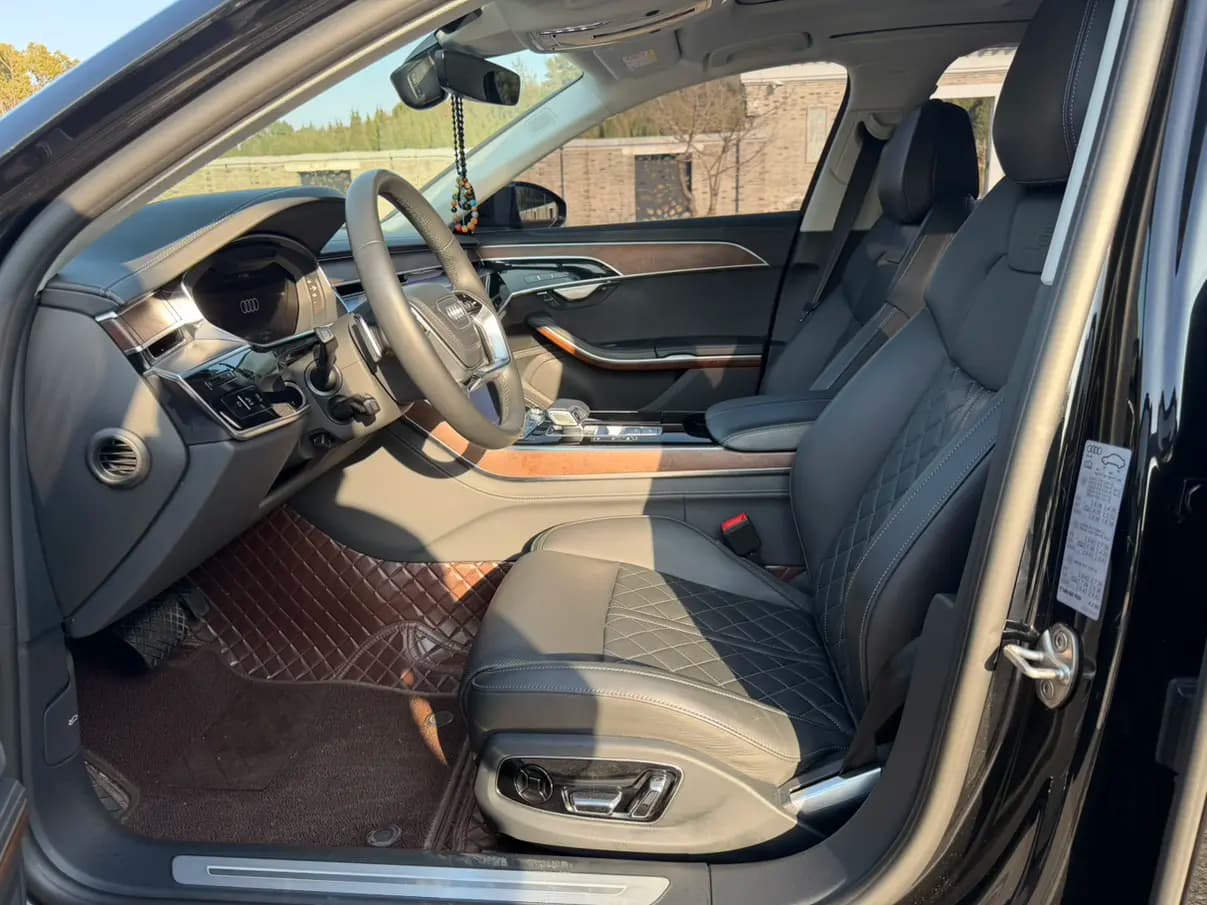 Audi A8 2023 г. 80036 км. — фото 5