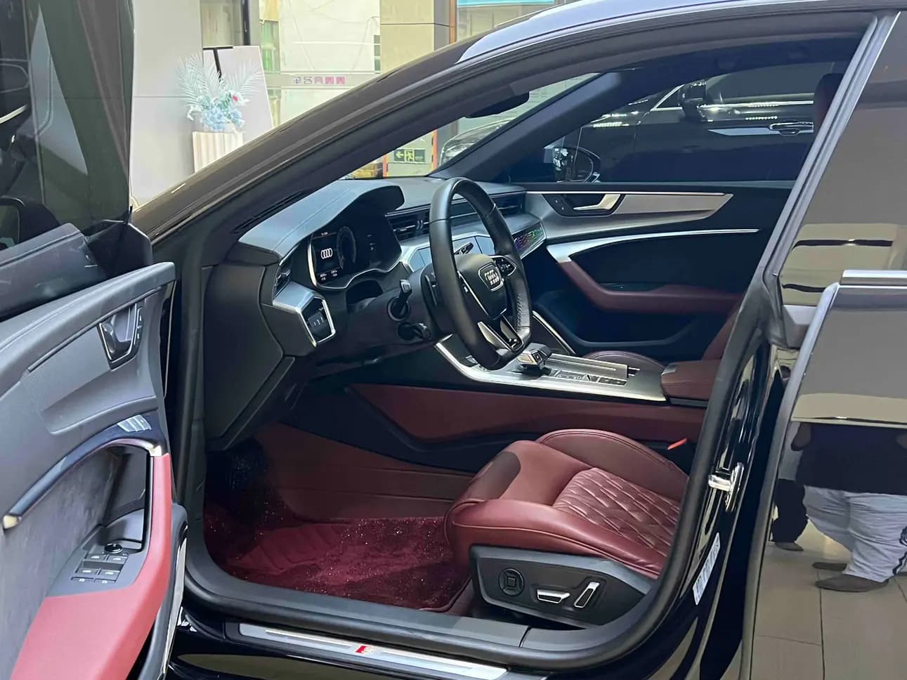 Audi A7L 2024 г. 85085 км. — фото 11