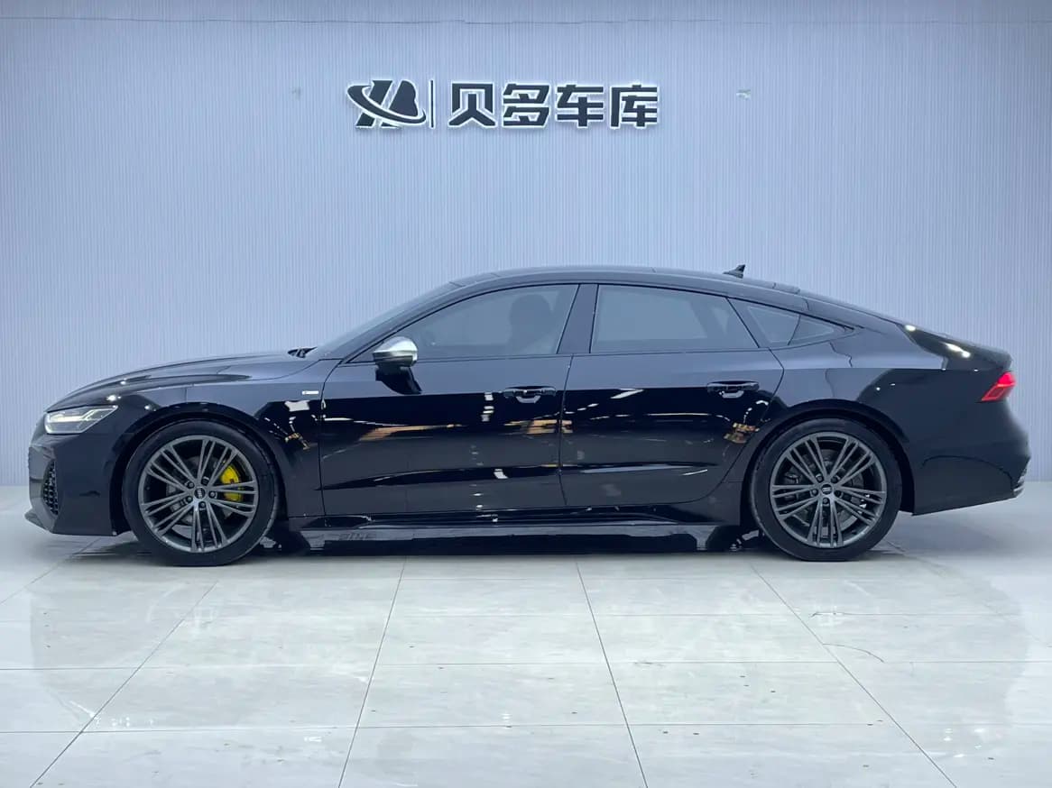 Audi A7 2023 г. 62099 км. — фото 3
