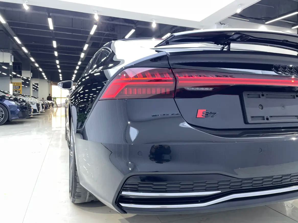 Audi A7 2023 г. 62099 км. — фото 10