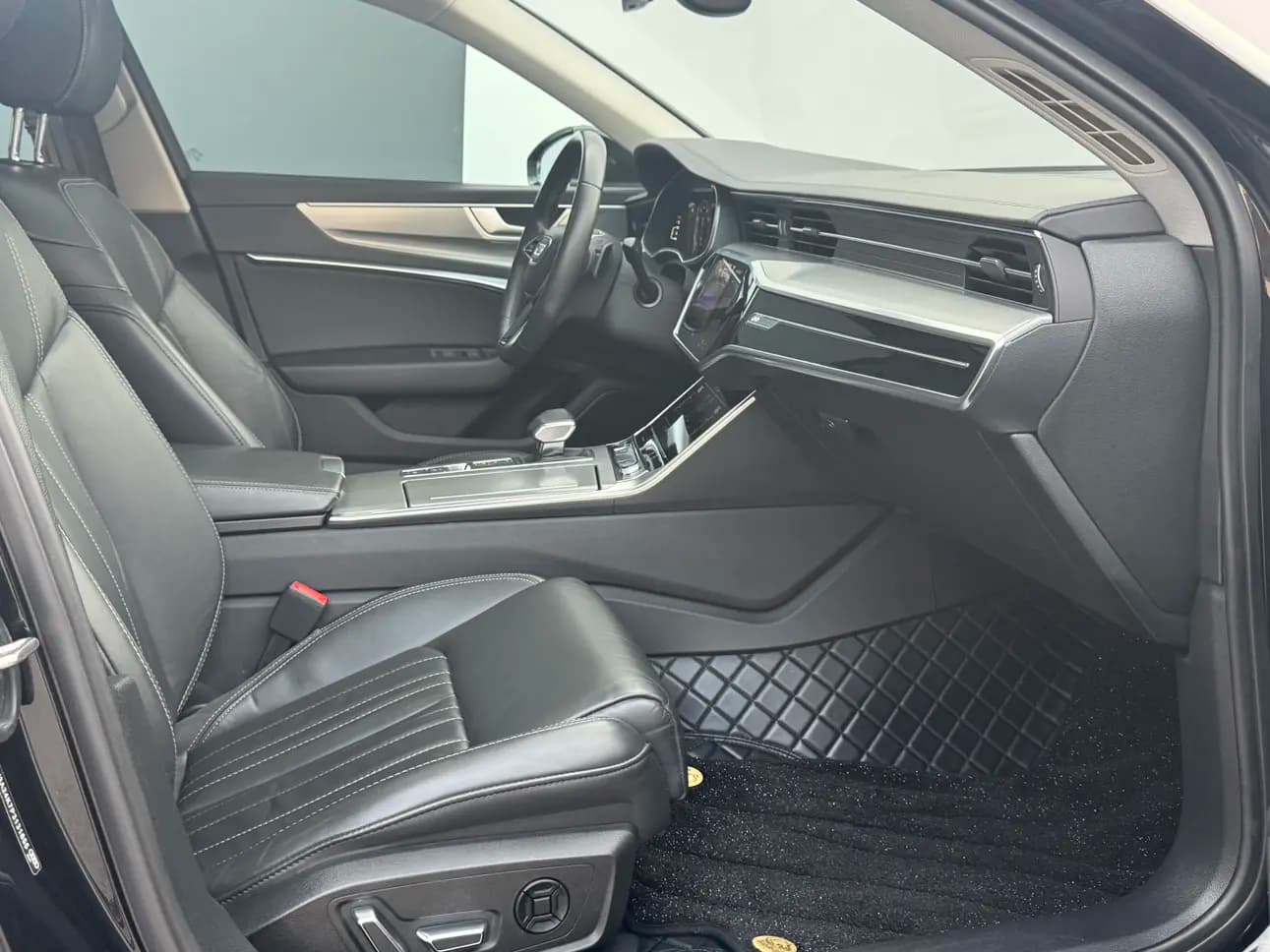 Audi A6L 2023 г. 48630 км. — фото 21