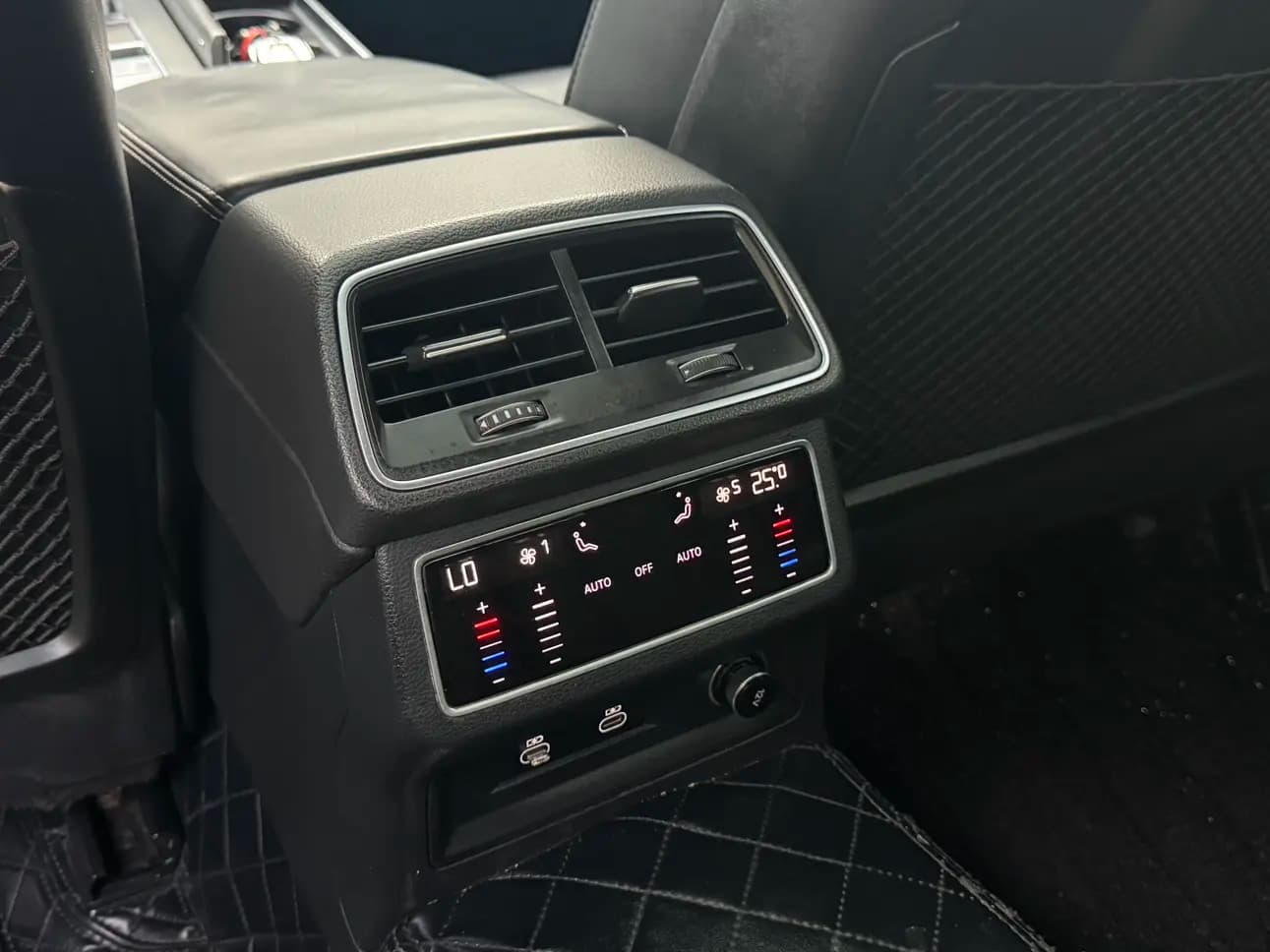 Audi A6L 2023 г. 48630 км. — фото 9