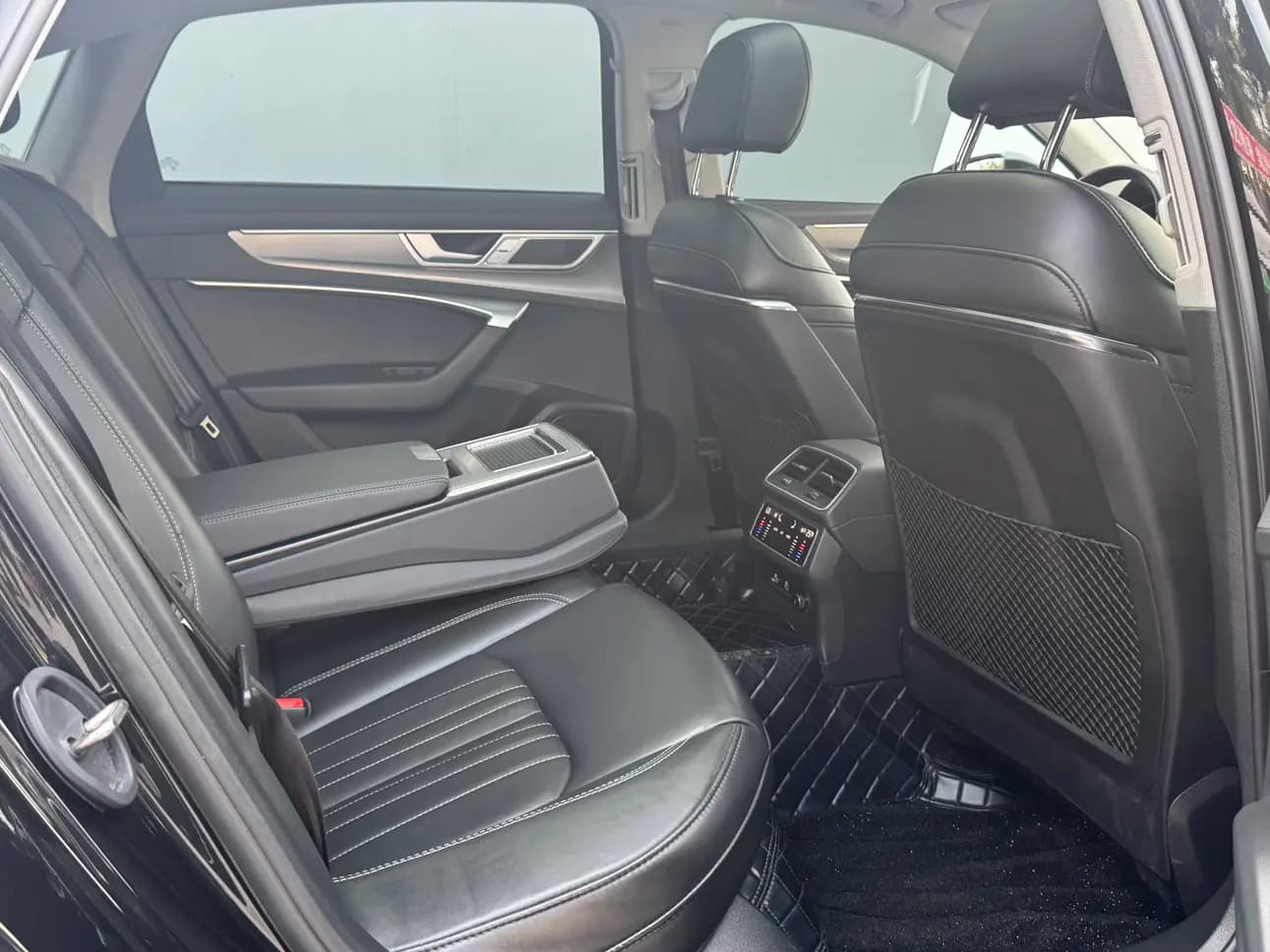 Audi A6L 2023 г. 48630 км. — фото 10
