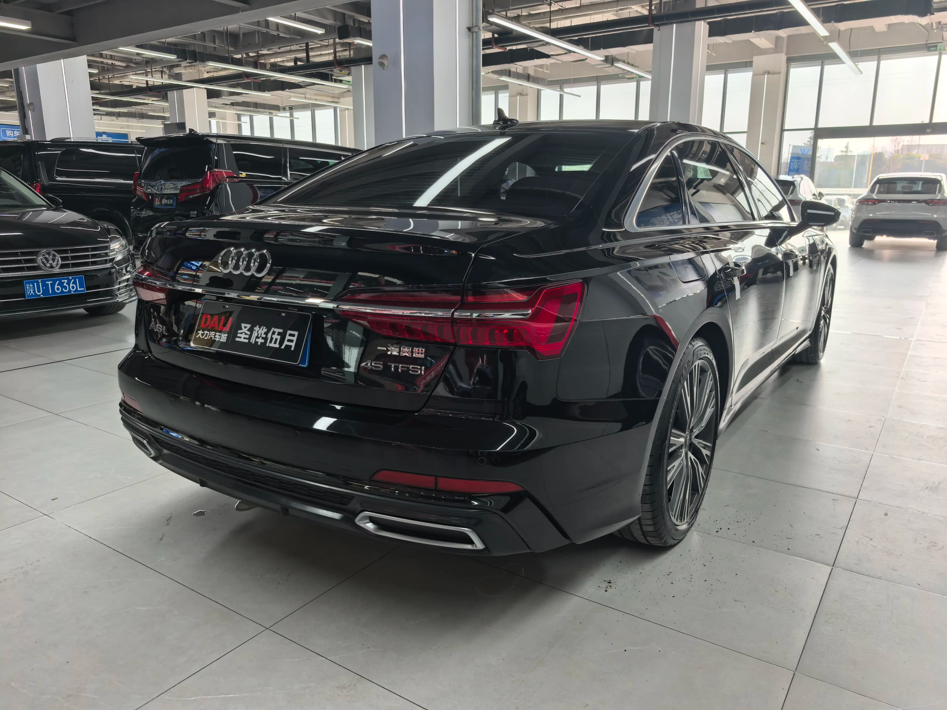 Audi A6L 2022 г. 47135 км. — фото 2
