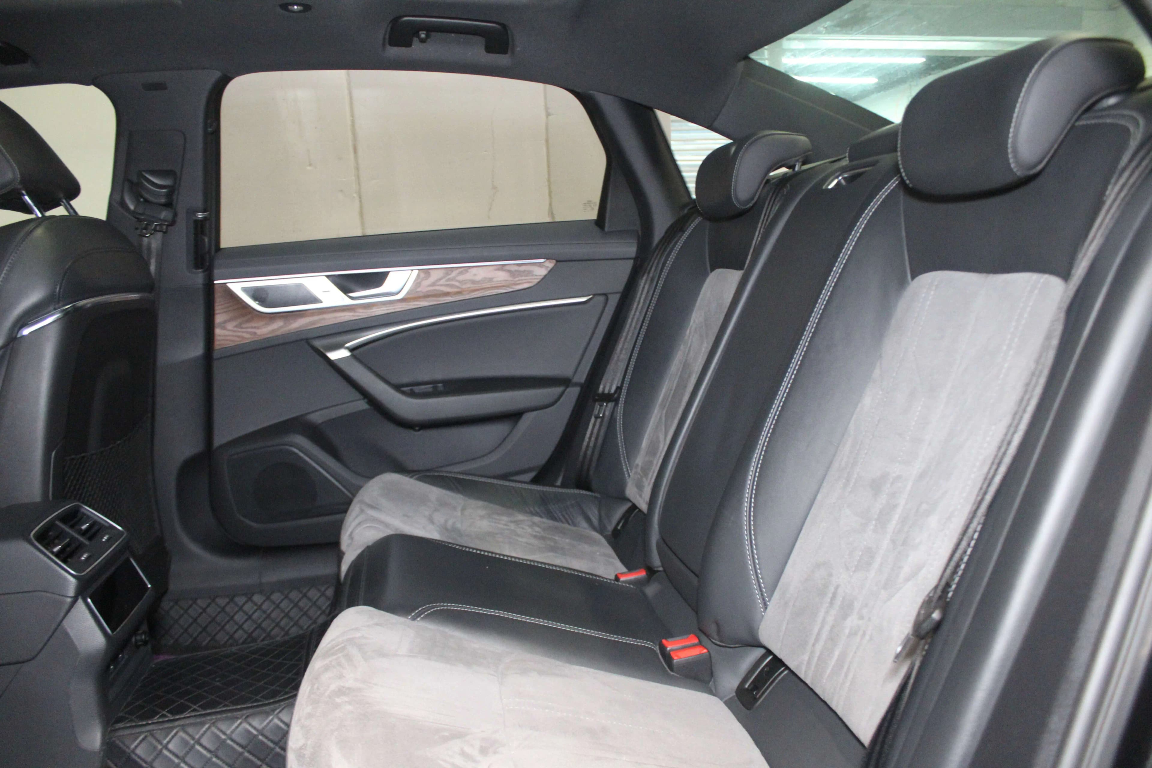 Audi A6L 2023 г. 91123 км. — фото 13