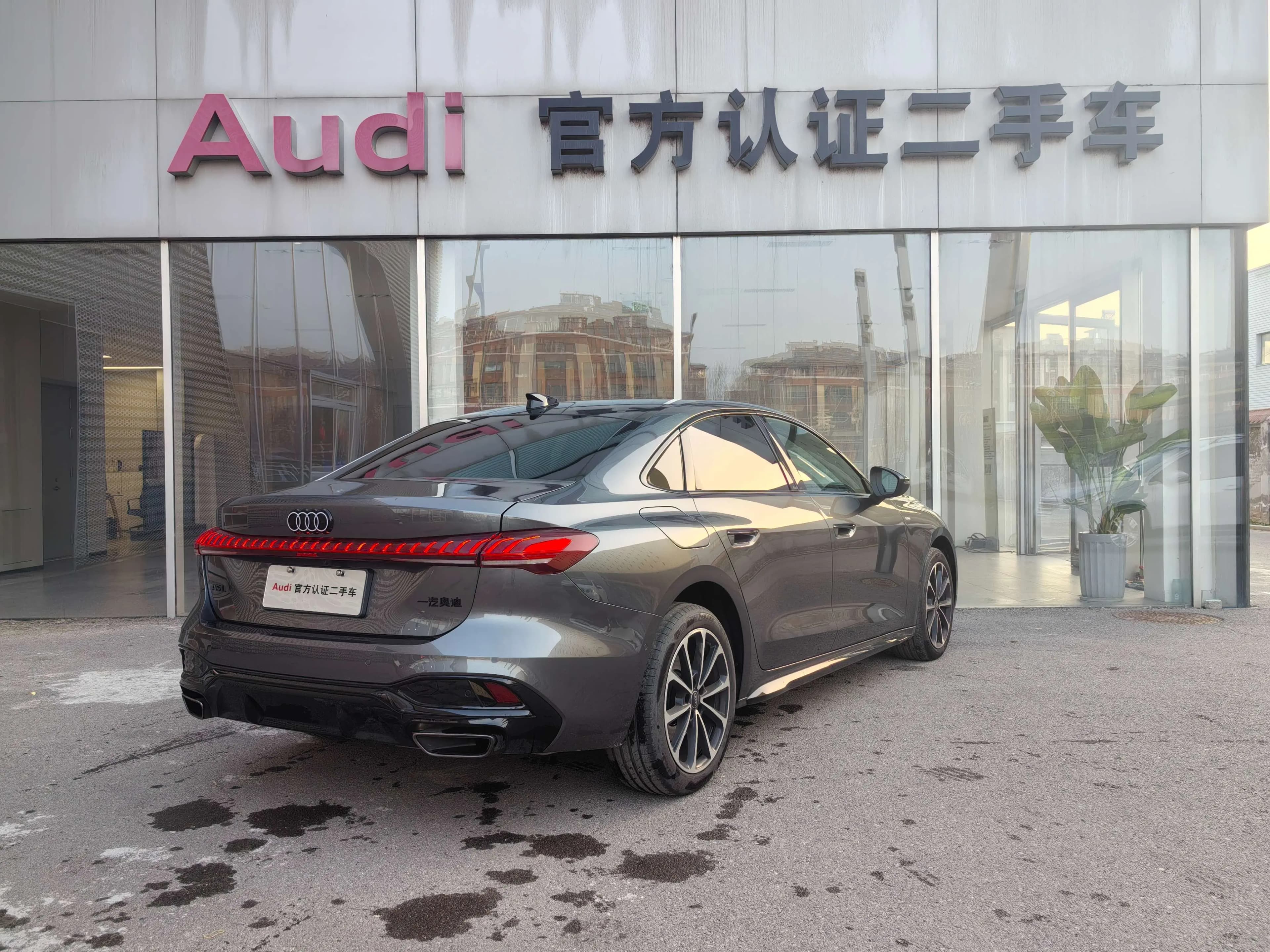 Audi A5L 2025 г. 4047 км. — фото 3