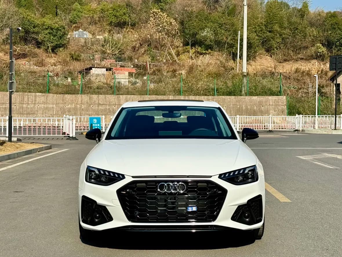 Audi A4L 2023 г. 8122 км. — фото 2