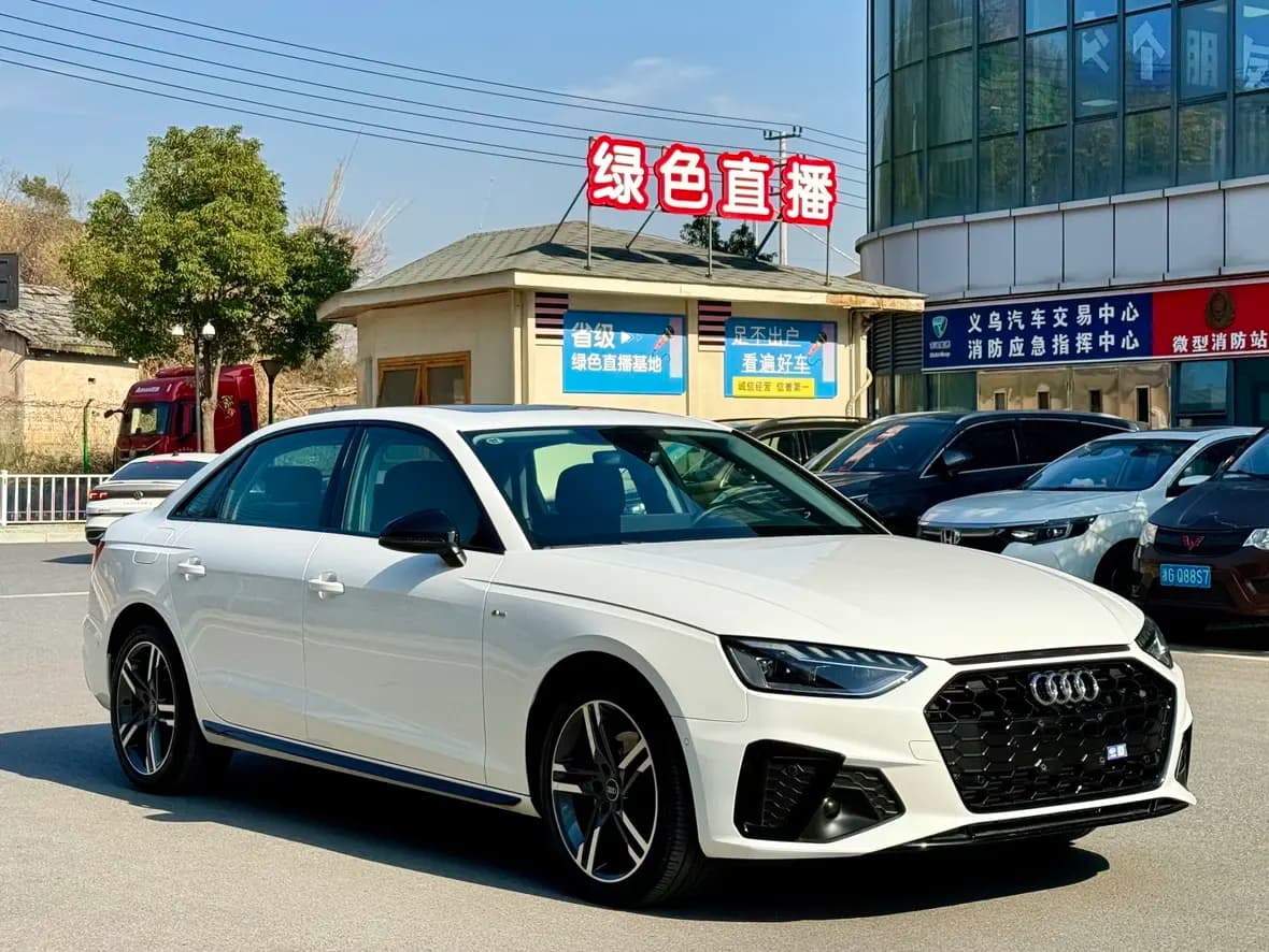 Audi A4L 2023 г. 8122 км. — фото 3