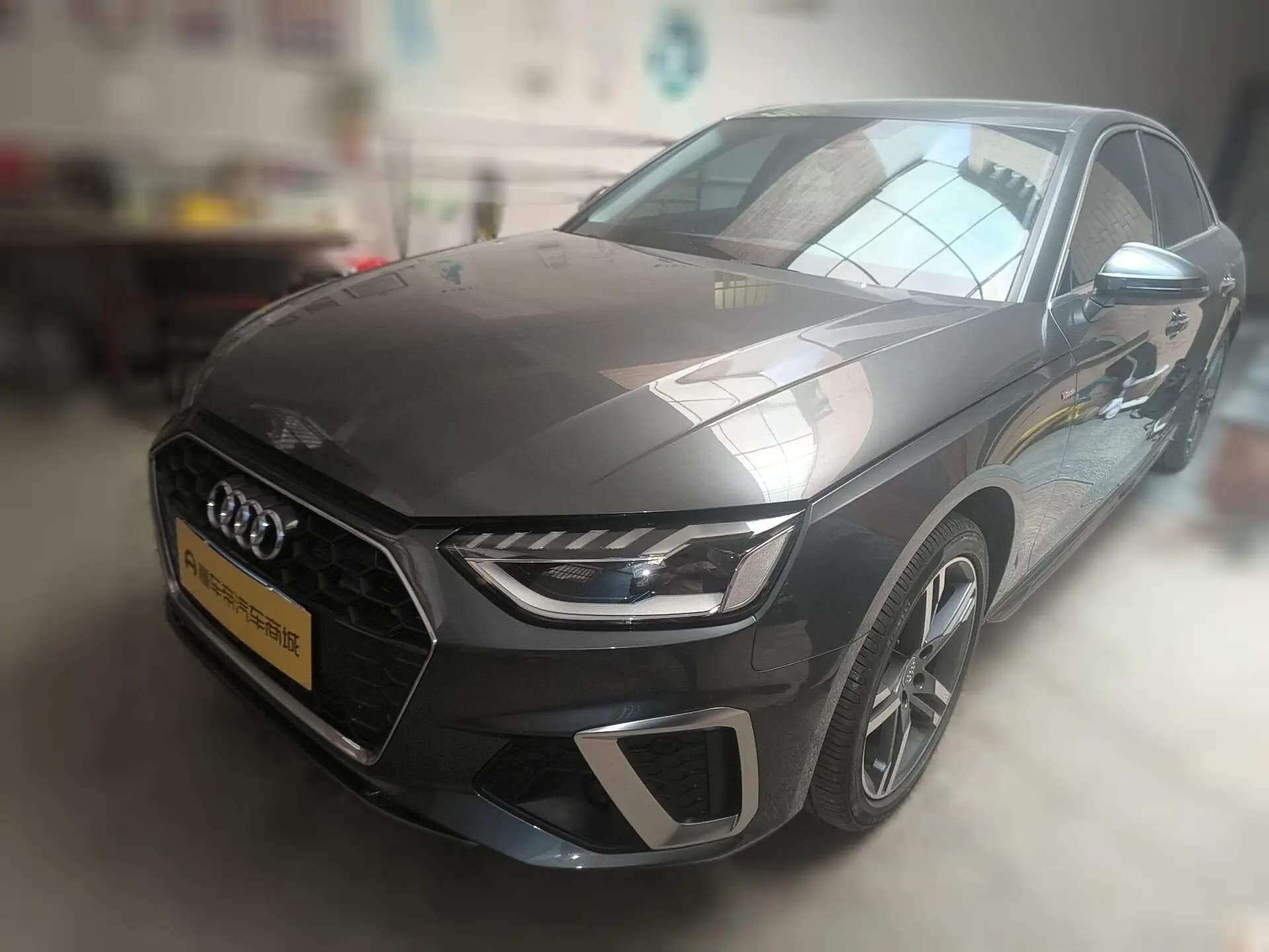Audi A4L 2021 г. 8220 км.