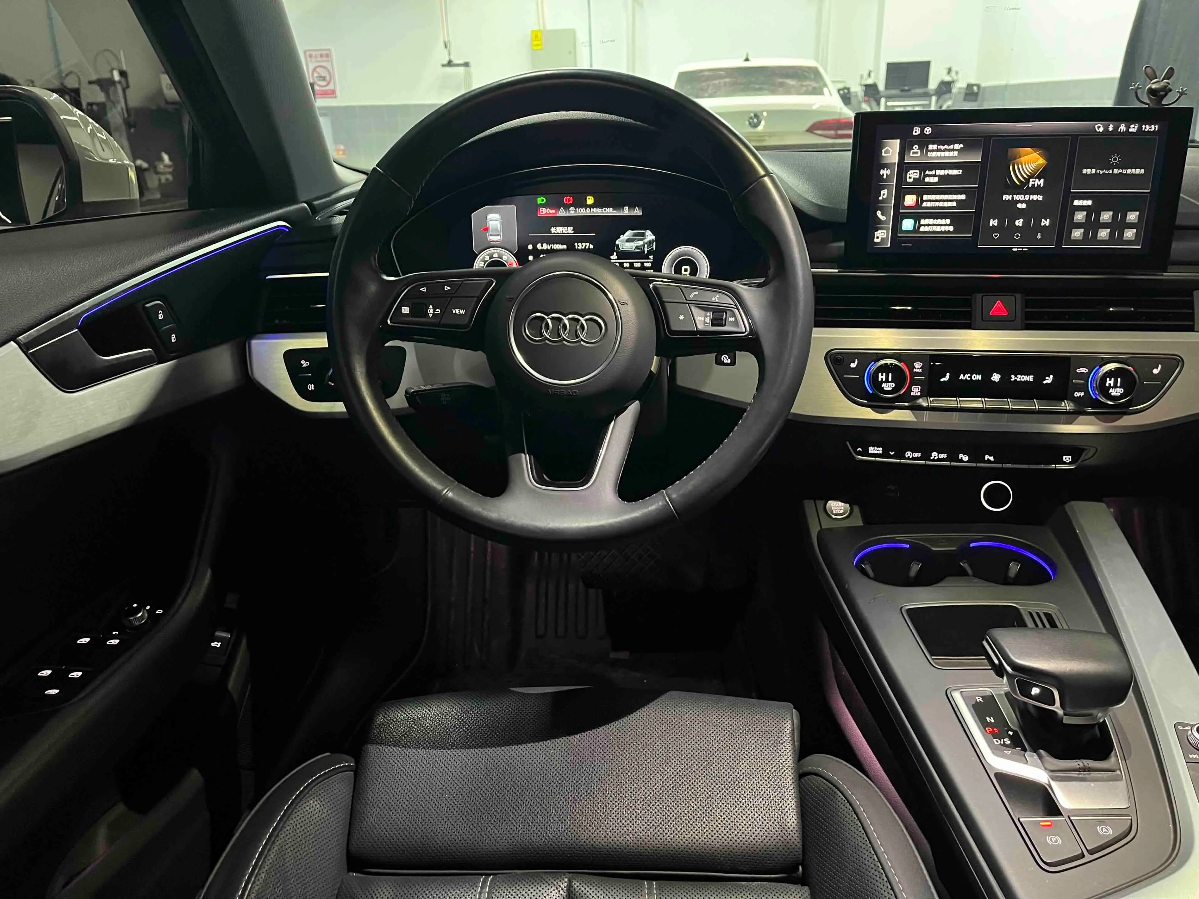 Audi A4L 2021 г. 56118 км. — фото 12