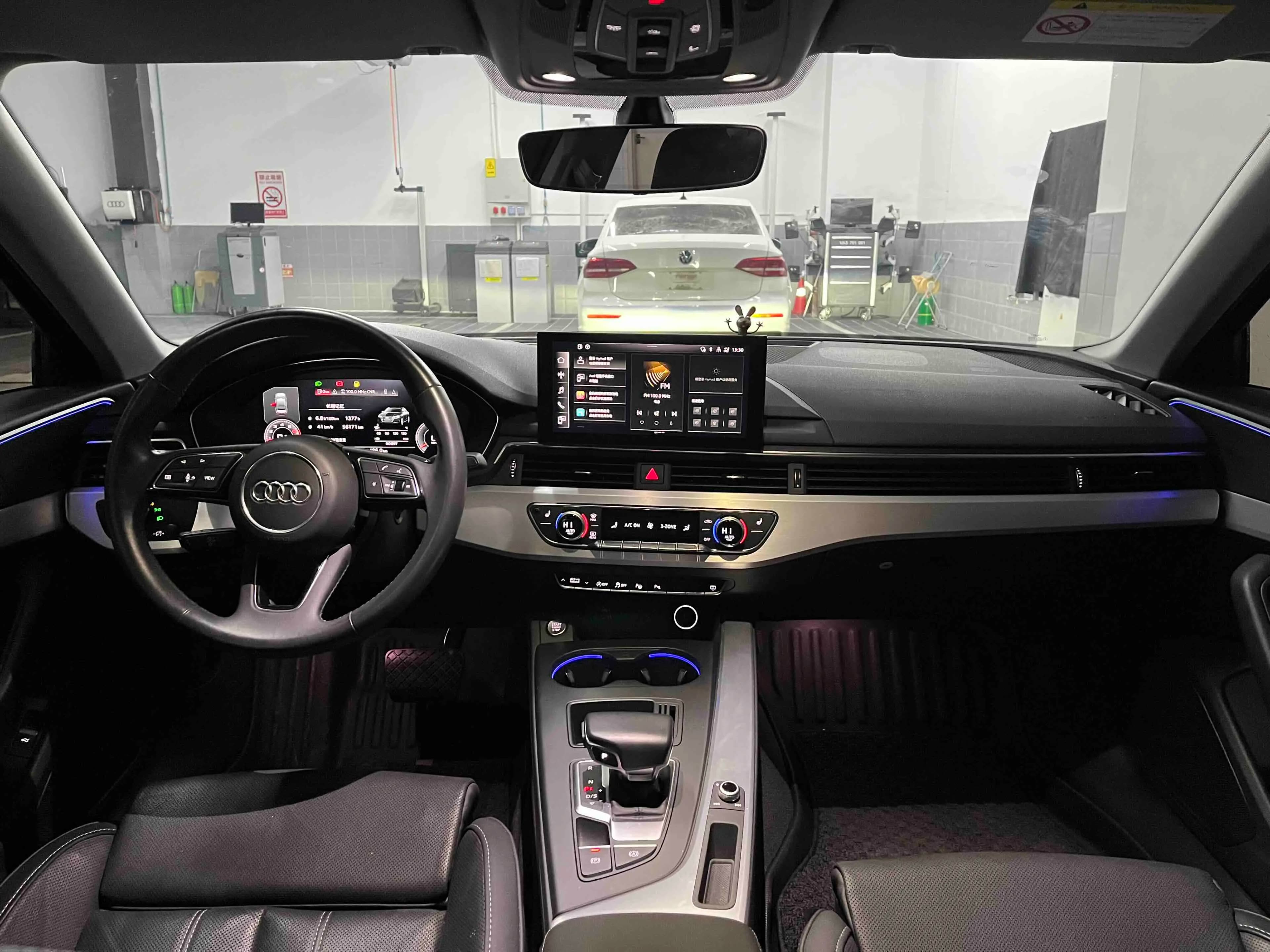 Audi A4L 2021 г. 56118 км. — фото 9