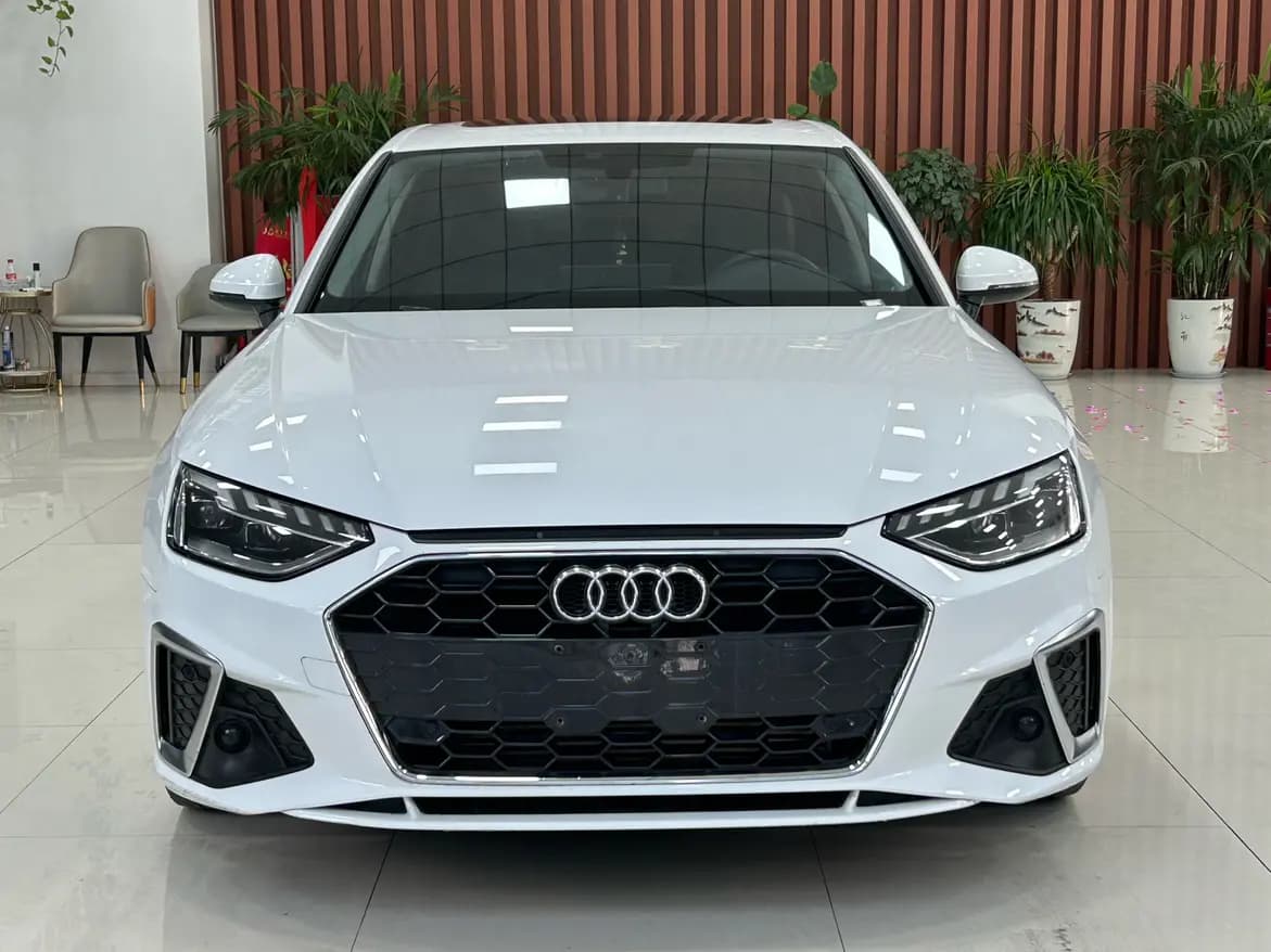 Audi A4L 2023 г. 44717 км. — фото 2