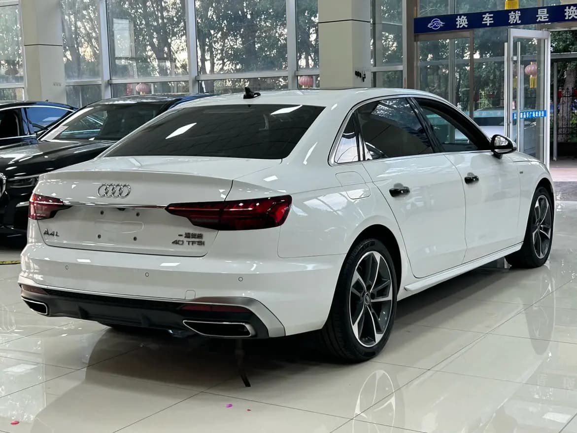 Audi A4L 2023 г. 44717 км. — фото 4