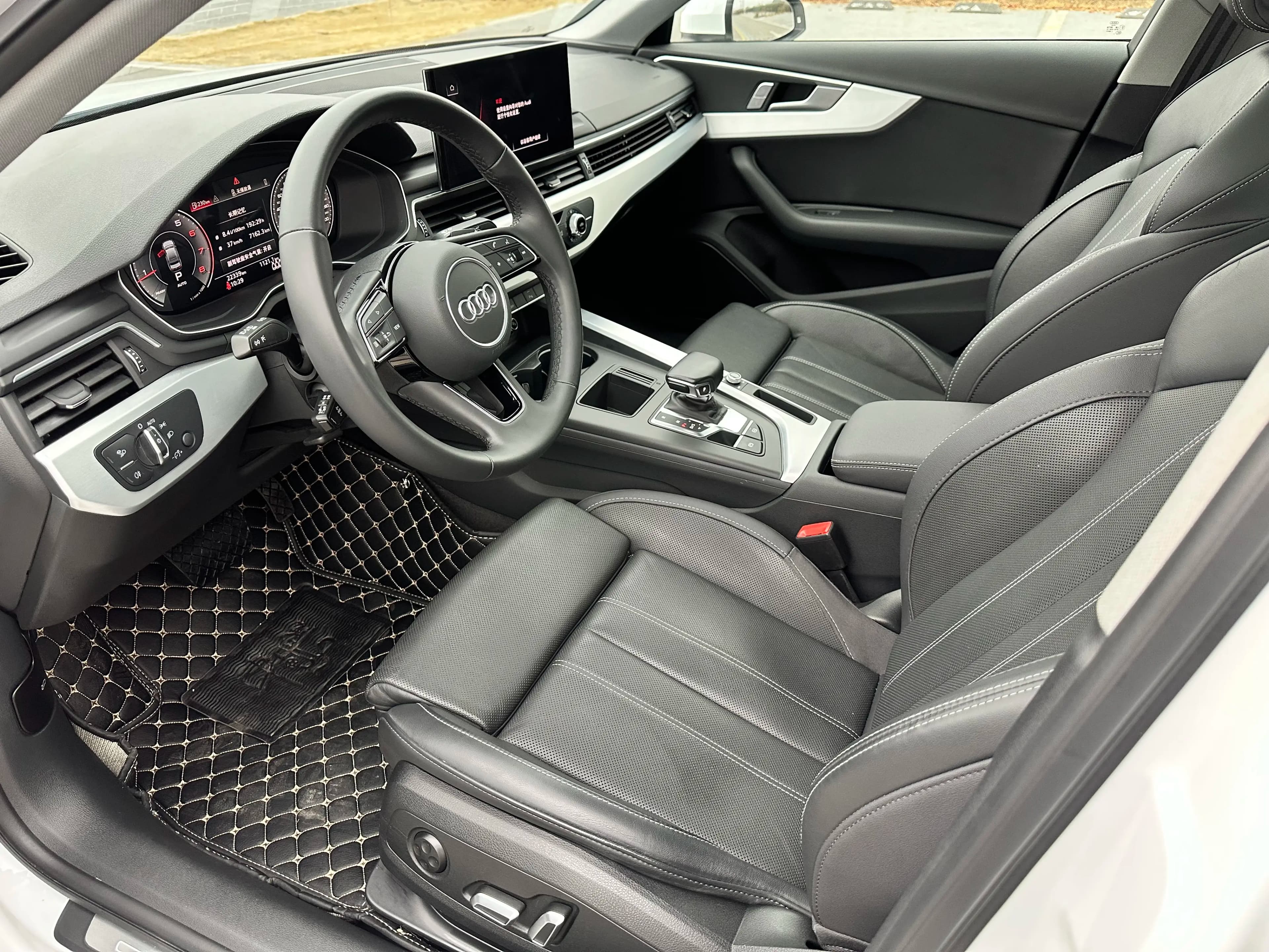 Audi A4L 2023 г. 22116 км. — фото 13