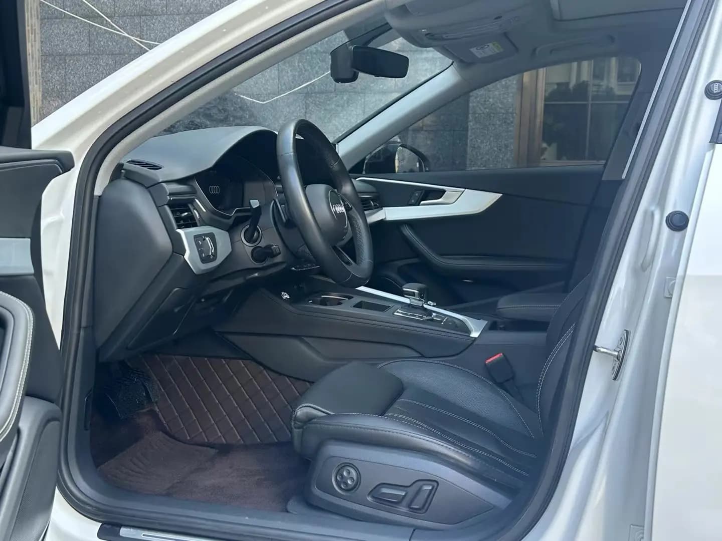 Audi A4L 2022 г. 38114 км. — фото 8