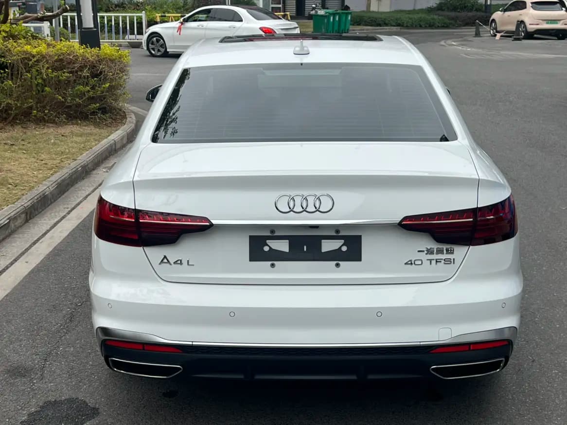 Audi A4L 2021 г. 26112 км.