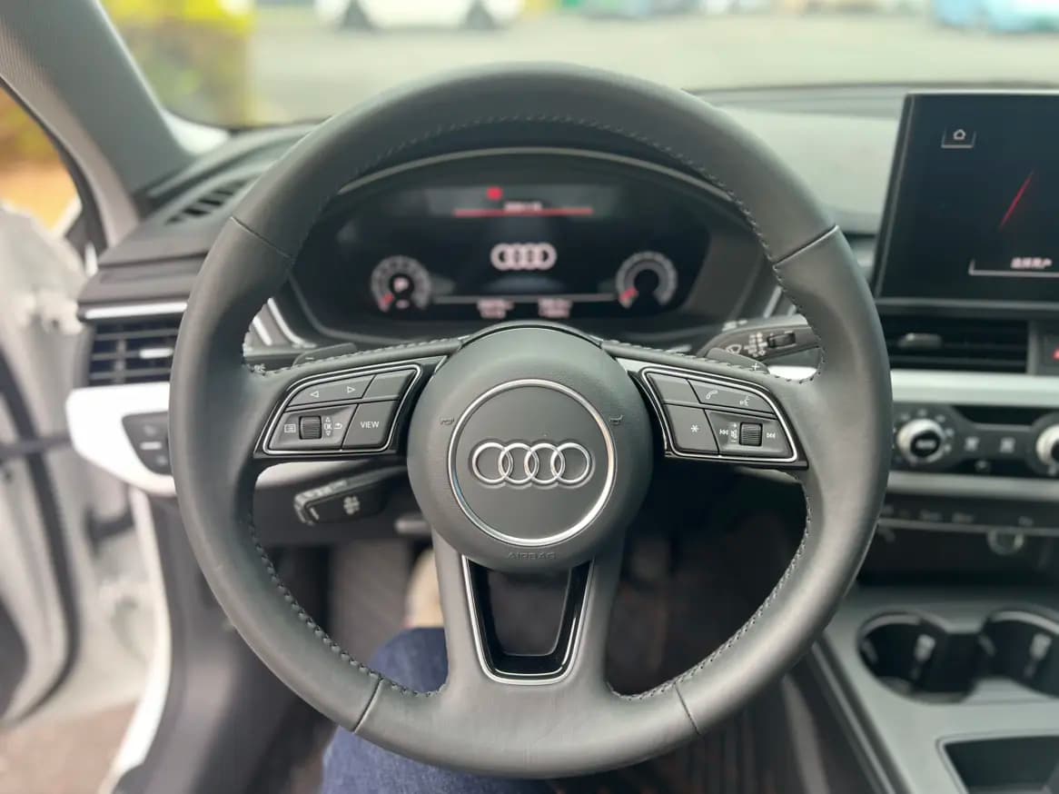 Audi A4L 2021 г. 26112 км. — фото 7