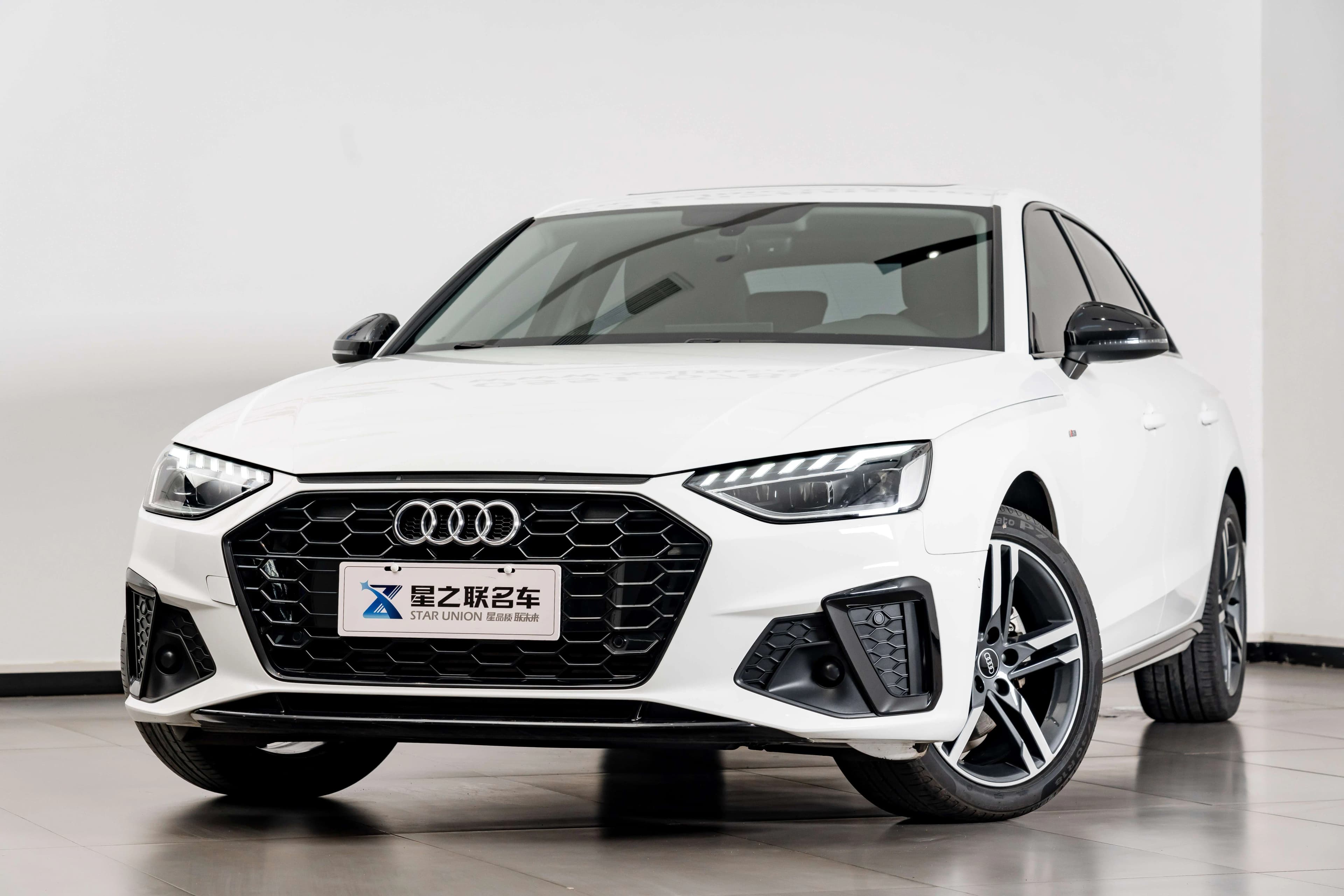 Audi A4L 2022 г. 41911 км. — фото 13