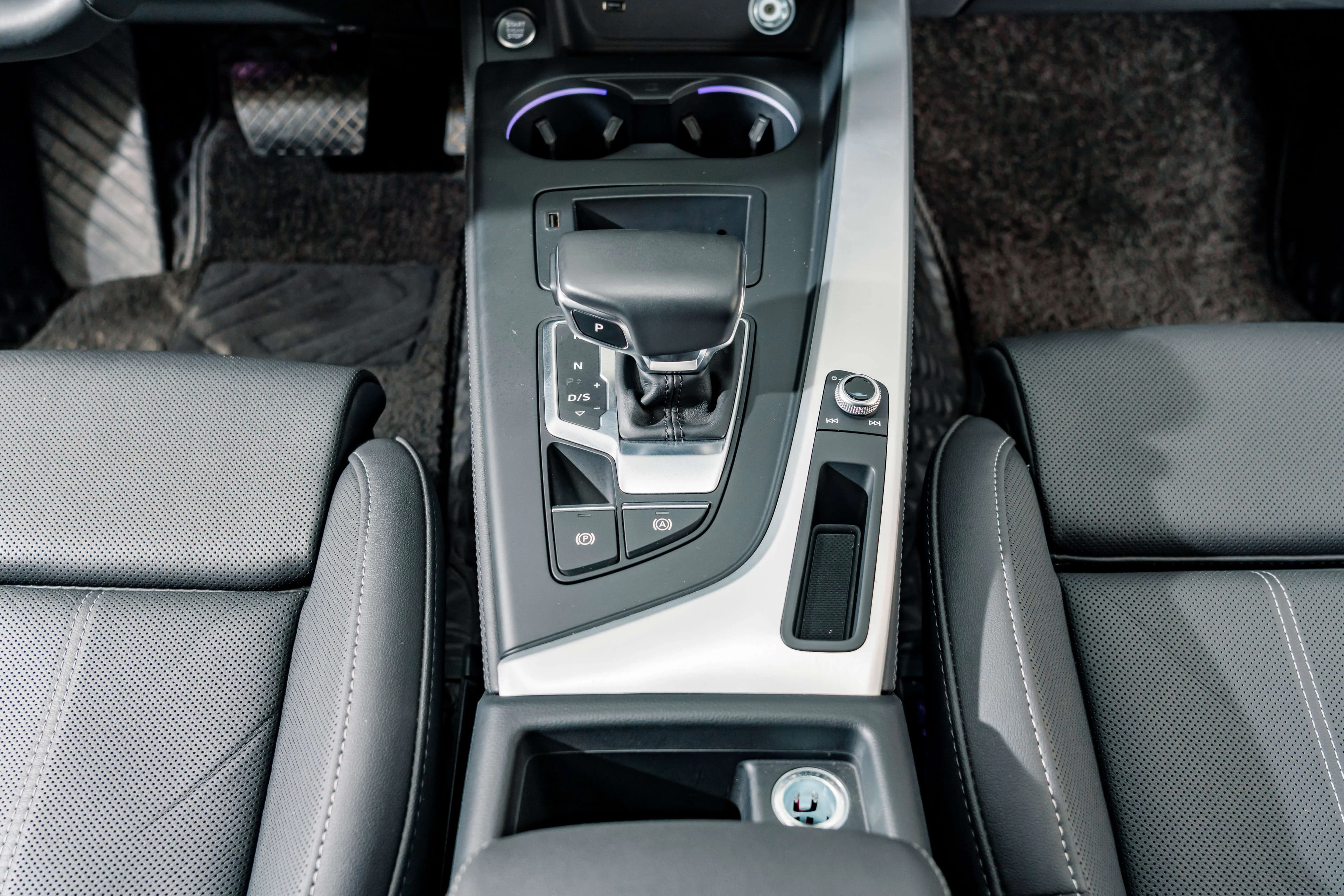 Audi A4L 2022 г. 41911 км. — фото 18
