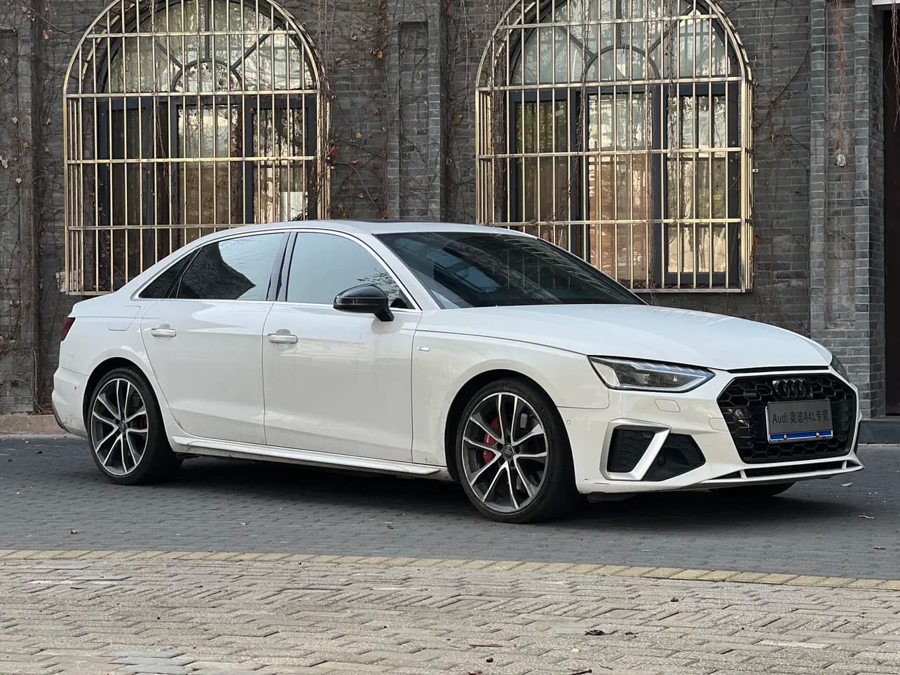 Audi A4L 2021 г. 110110 км. — фото 3