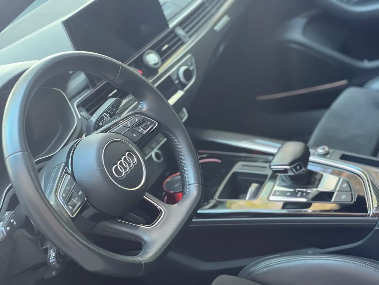 Audi A4L 2021 г. 110110 км. — фото 7