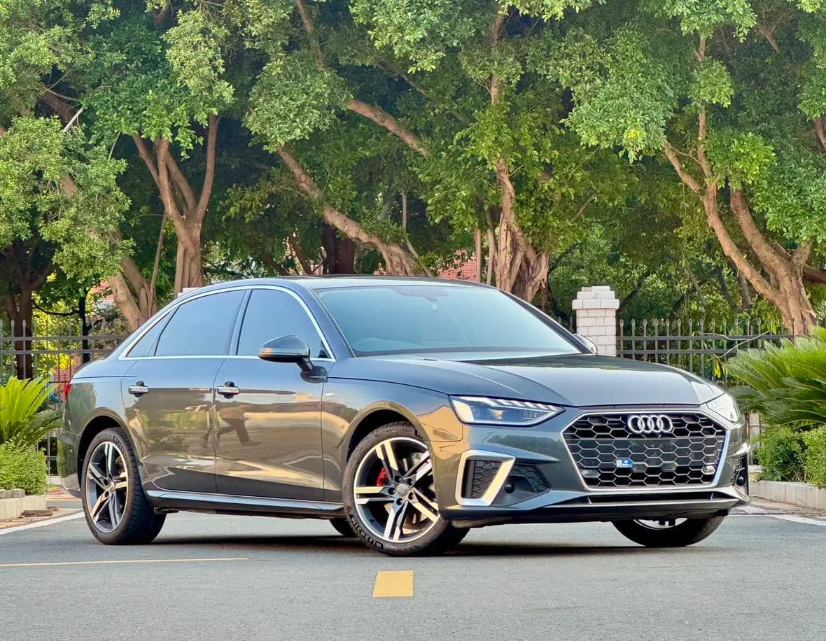 Audi A4L 2022 г. 50109 км. — фото 3
