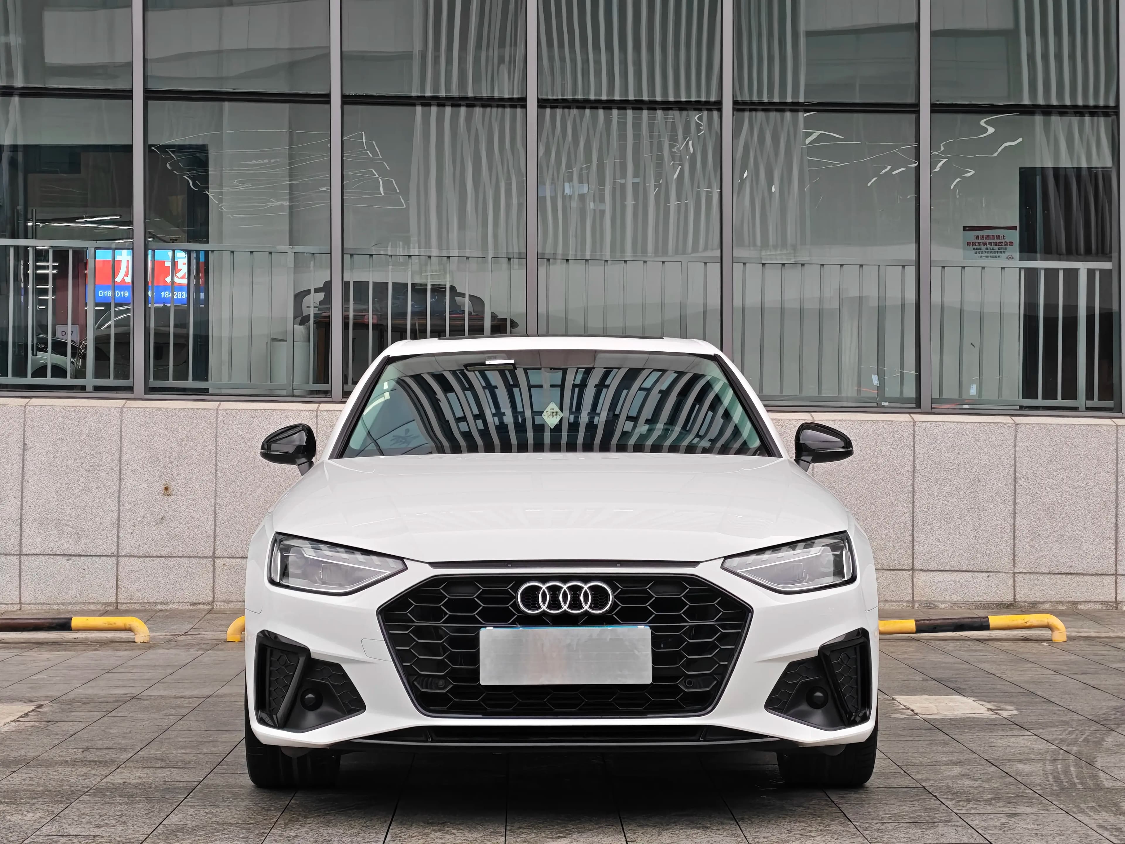 Audi A4L 2022 г. 49104 км. — фото 2