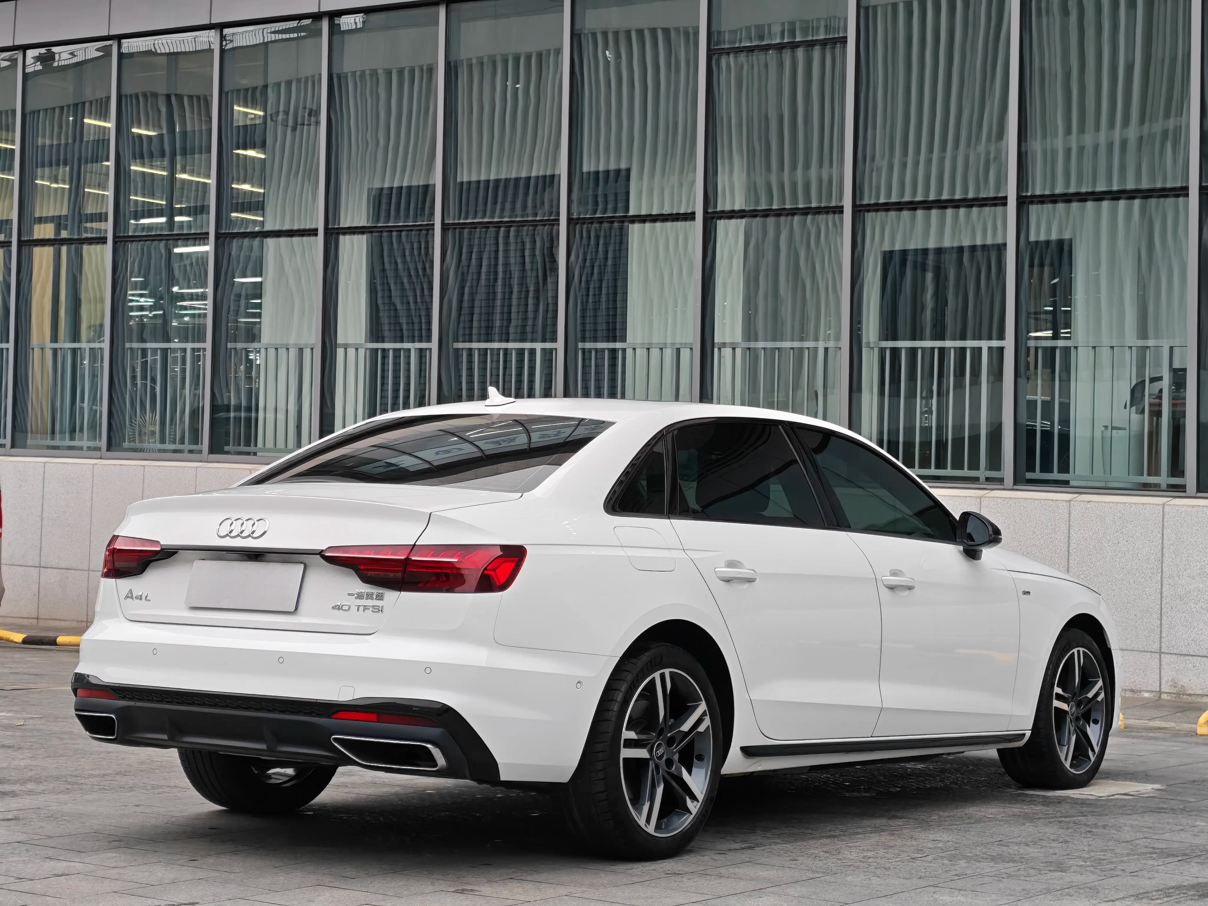 Audi A4L 2022 г. 49104 км. — фото 4